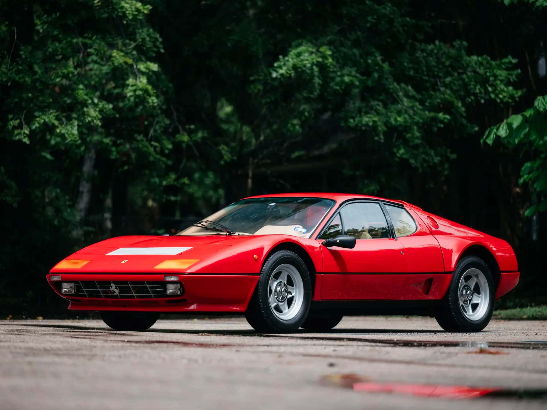 1984 Ferrari 512 BBi sold for $368,000
