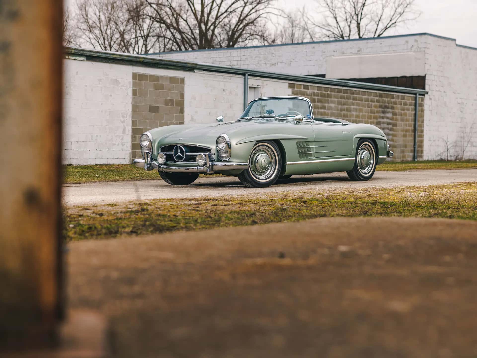 1960 Mercedes-Benz 300 SL Roadster sold for $1,270,000