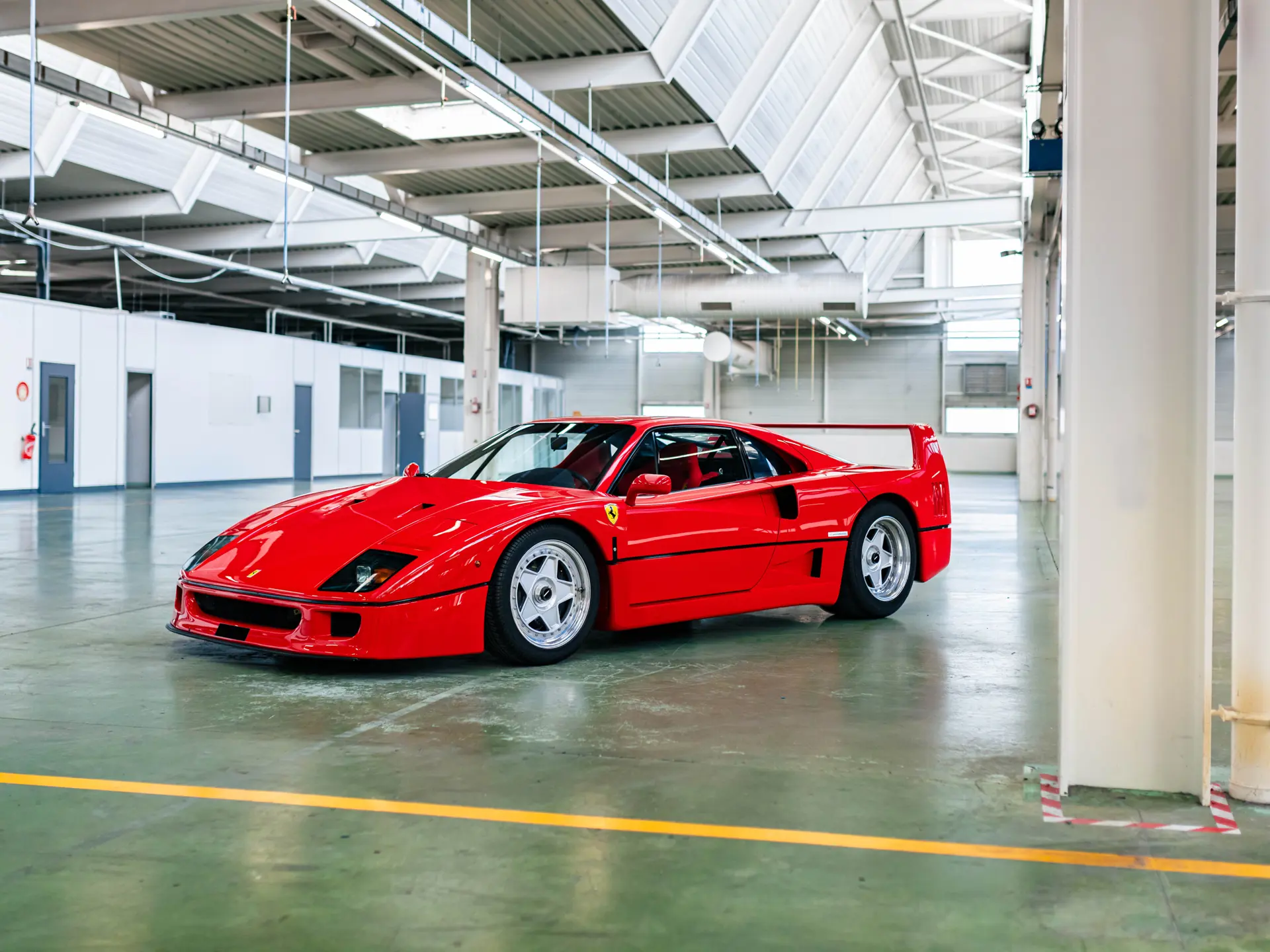 1989 Ferrari F40 sold for €2,114,375
