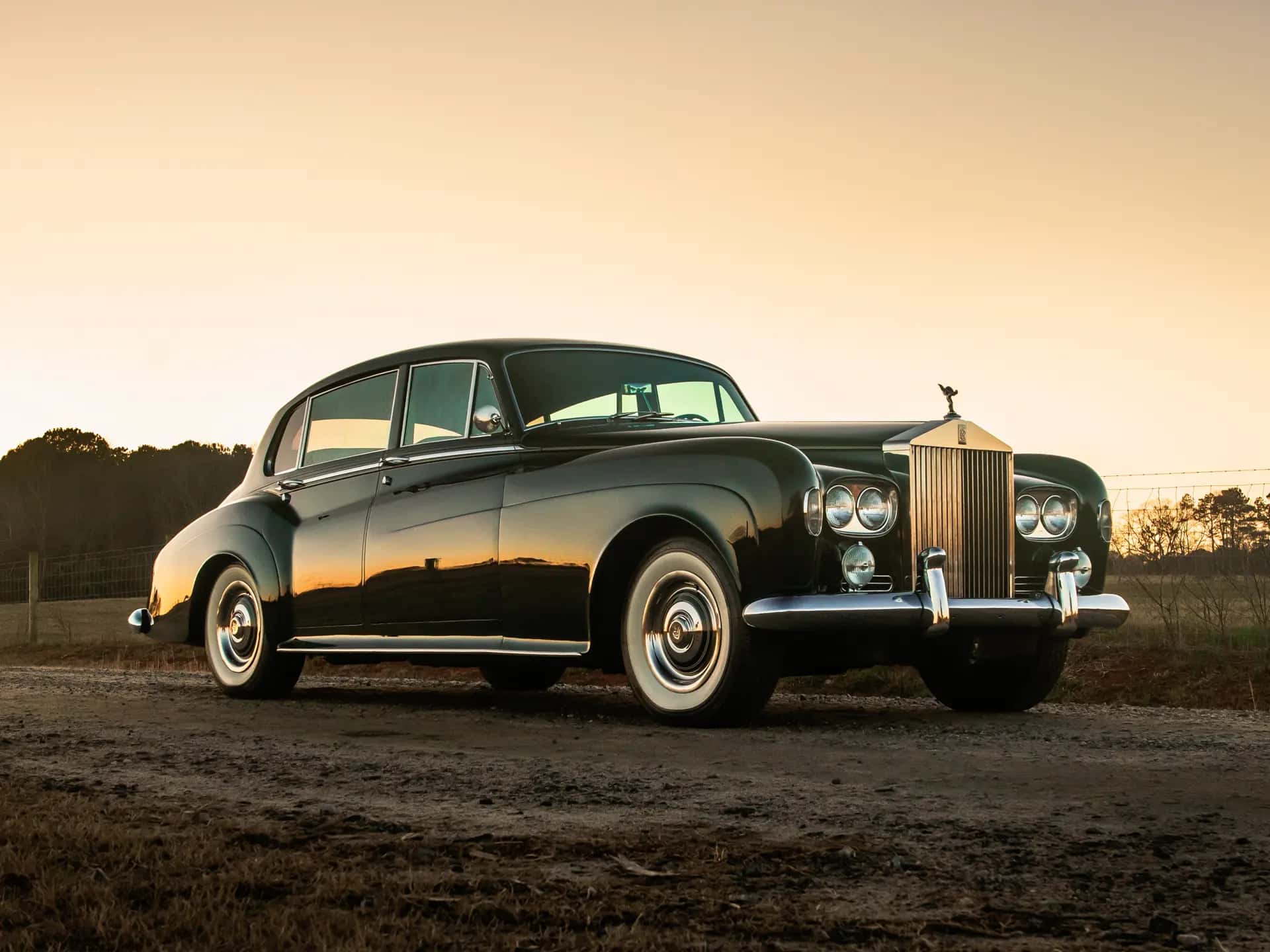 1963 Rolls-Royce Silver Cloud III LWB Saloon sold for $81,200