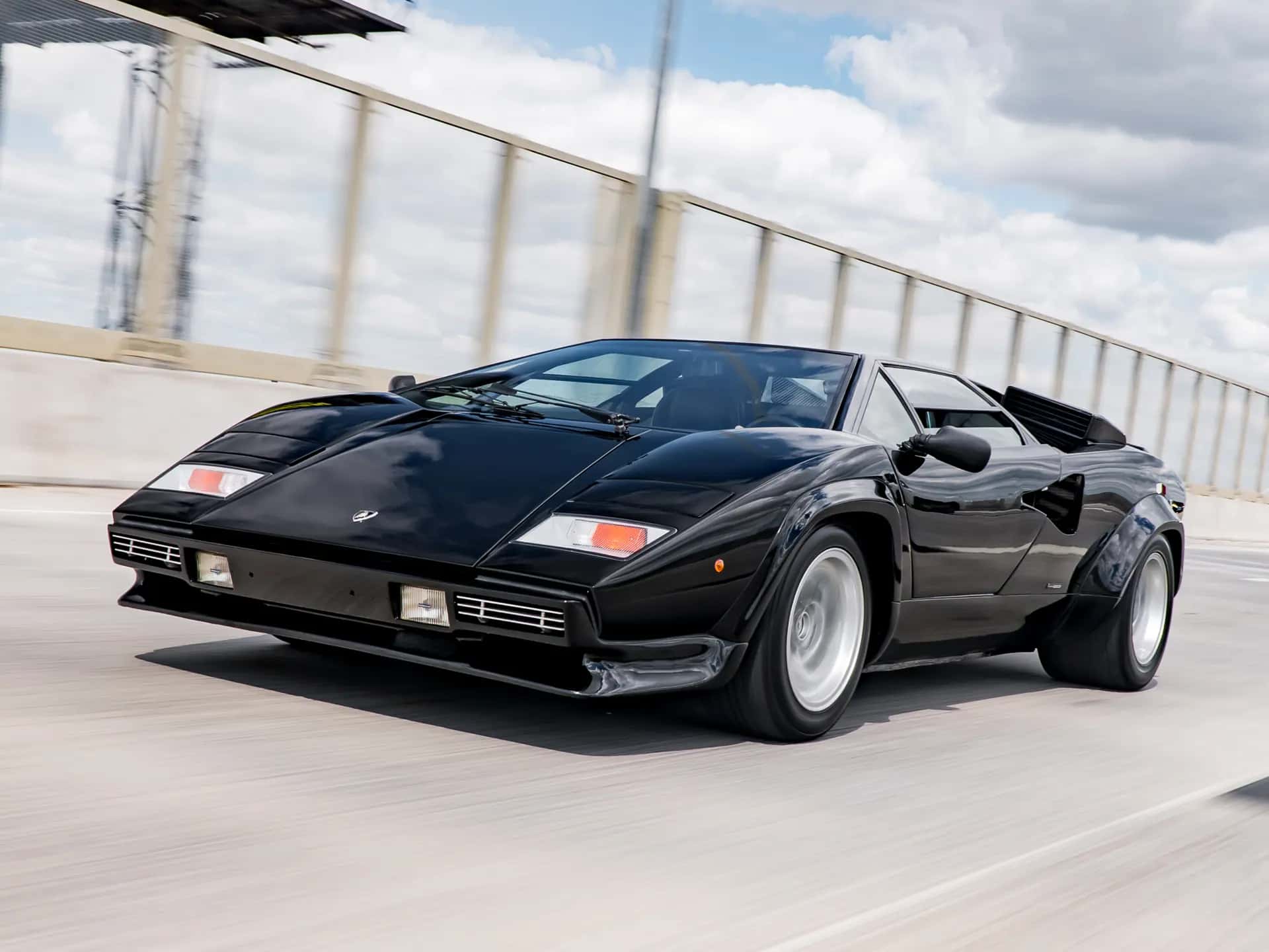 1983 Lamborghini Countach 5000 S sold for $0