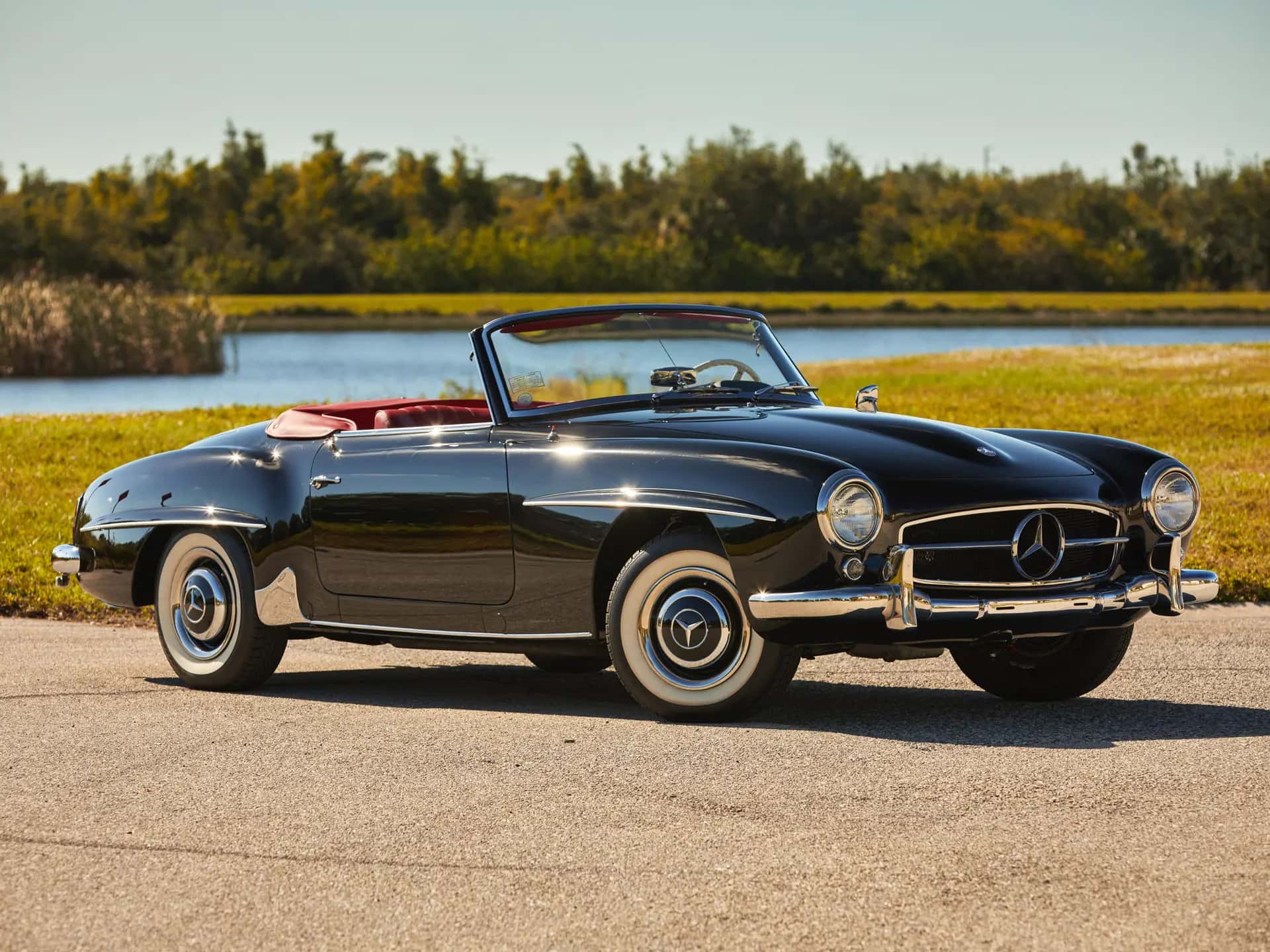 1958 Mercedes-Benz 190 SL sold for $274,400