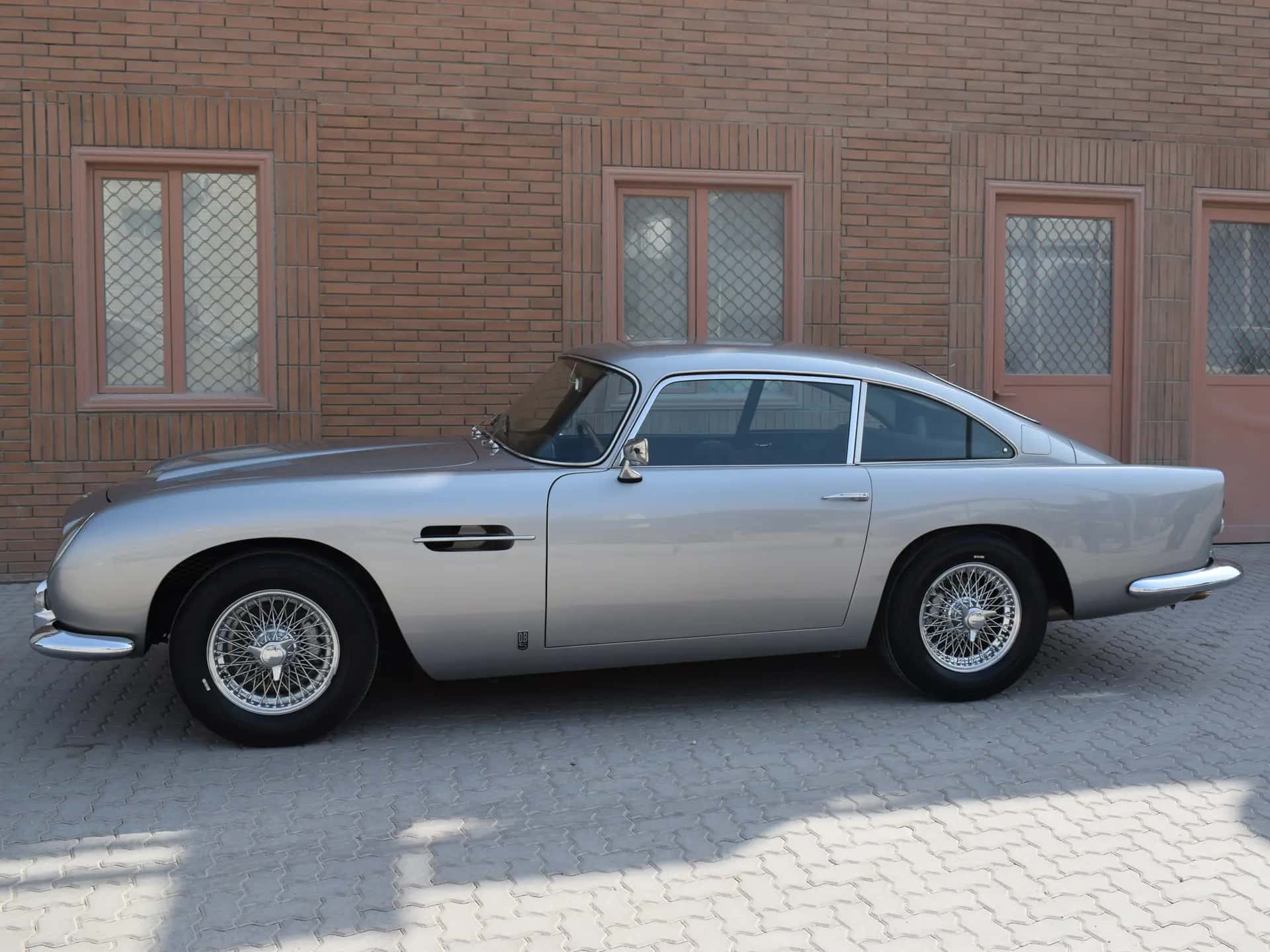 1964 Aston Martin DB5 sold for €747,500