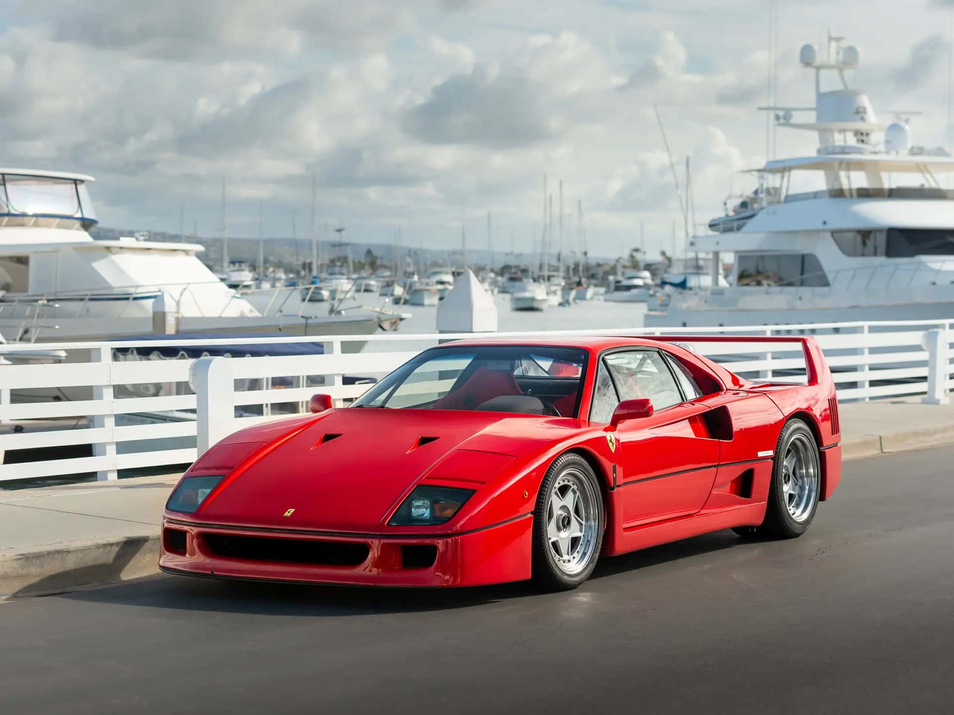1992 Ferrari F40 sold for $2,150,000