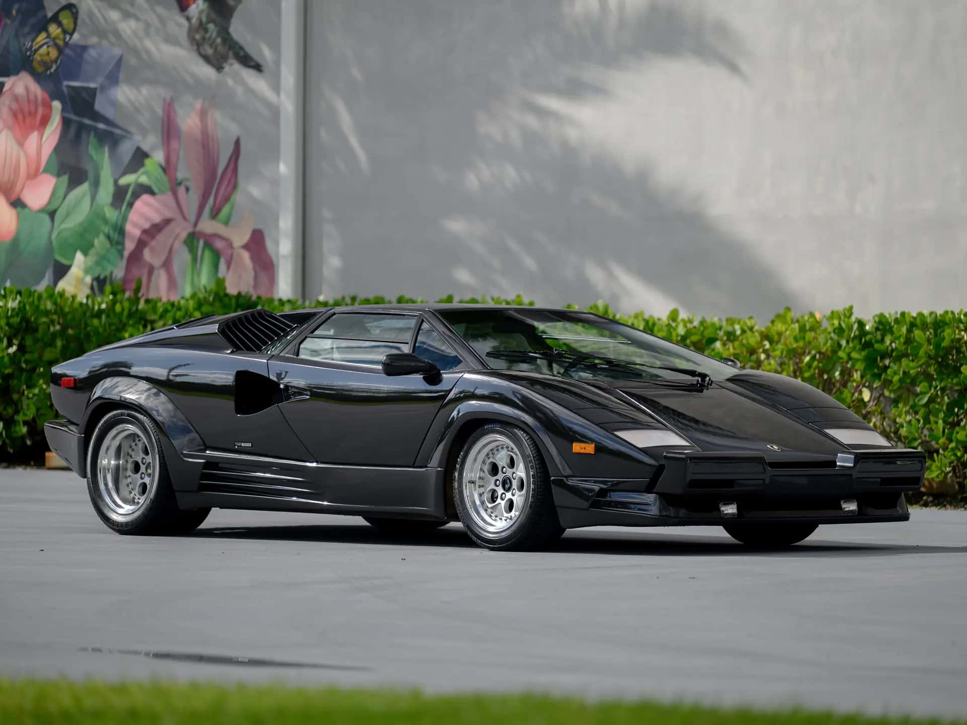 1990 Lamborghini Countach 25th Anniversary Edition sold for $775,000