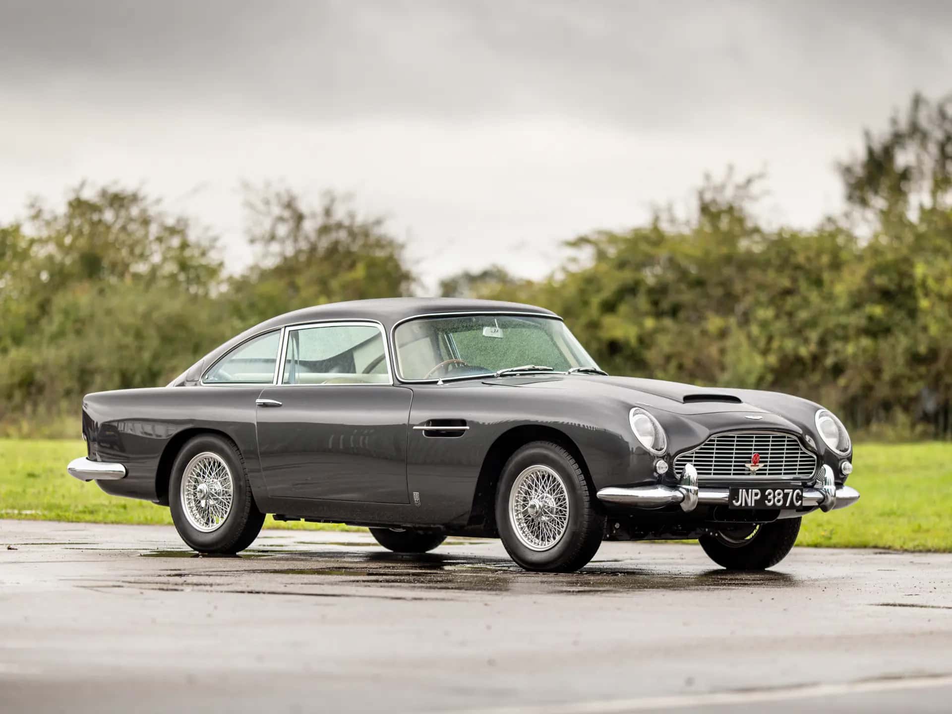 1964 Aston Martin DB5 sold for £567,500