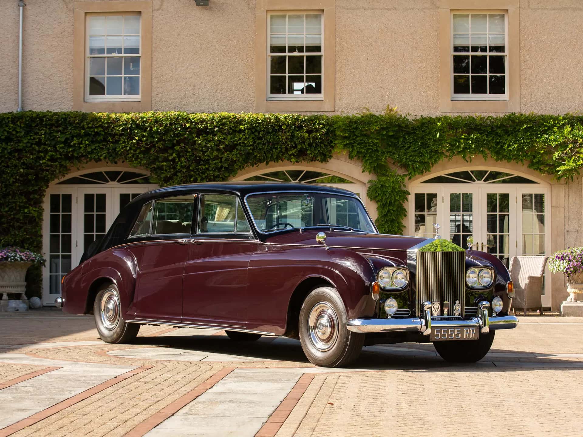 1967 Rolls-Royce Phantom V Touring Limousine sold for £178,250