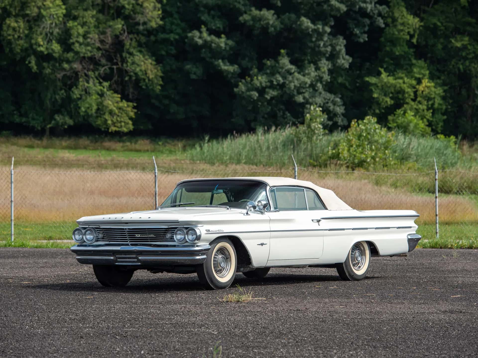 1960 Pontiac Bonneville Convertible sold for $74,800