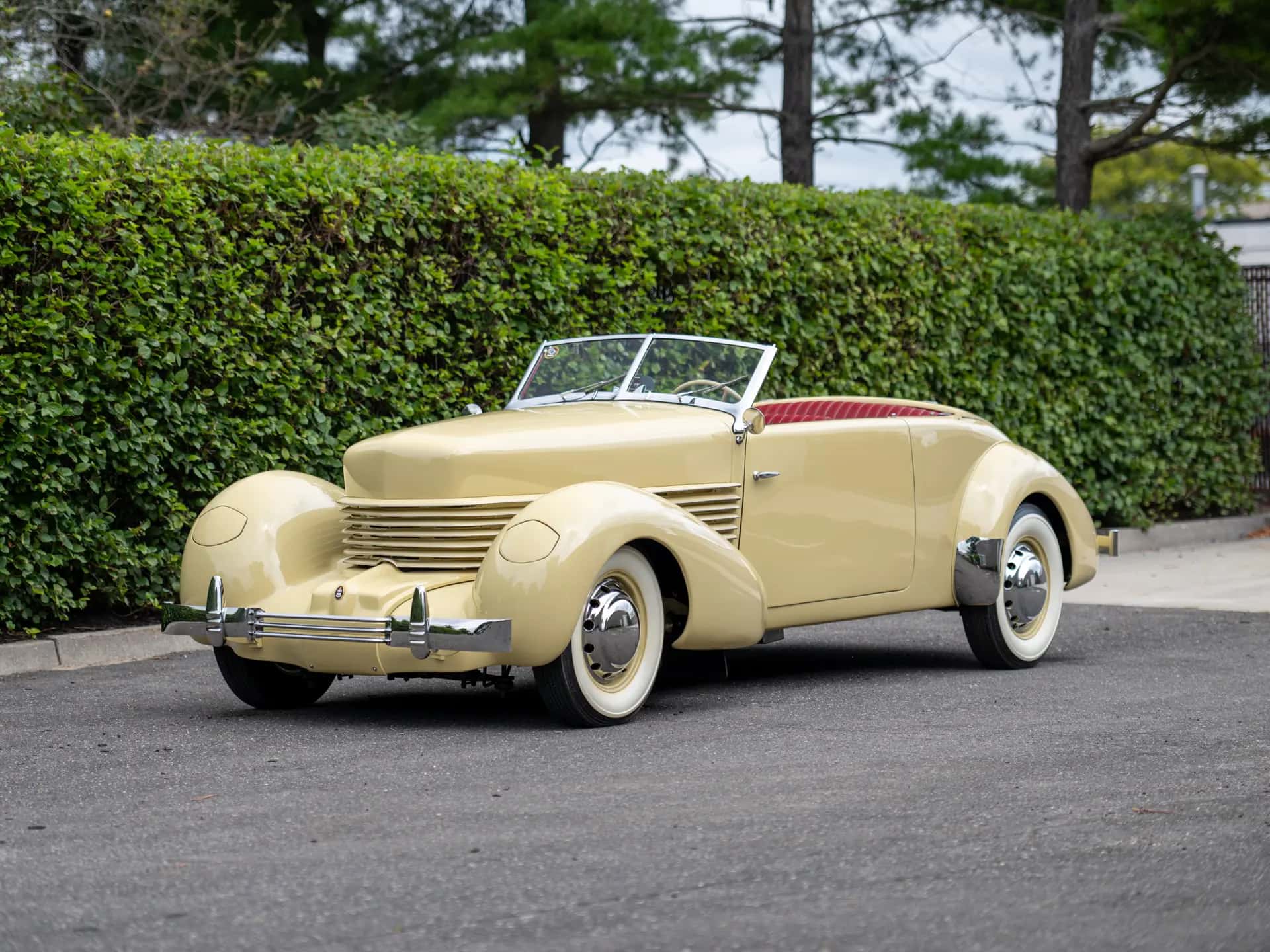 1936 Cord 810 Phaeton sold for $123,750