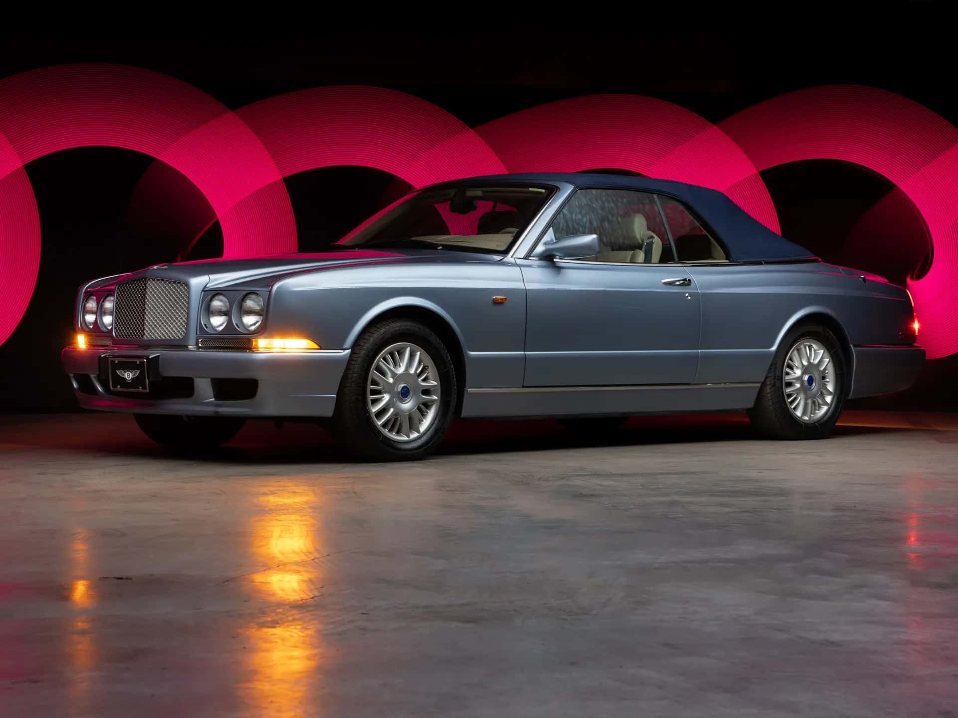 2002 Bentley Azure sold for $95,200