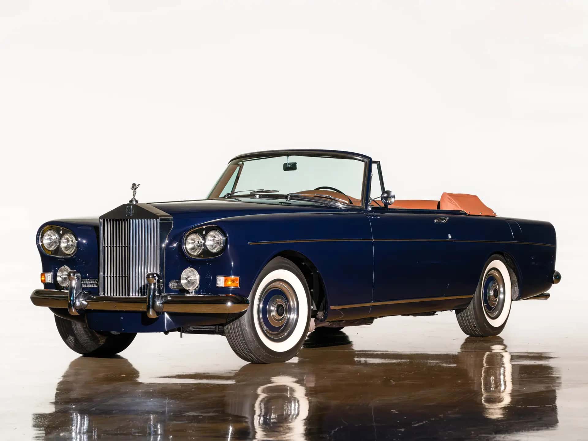 1965 Rolls-Royce Silver Cloud III Drophead Coupe sold for $280,000