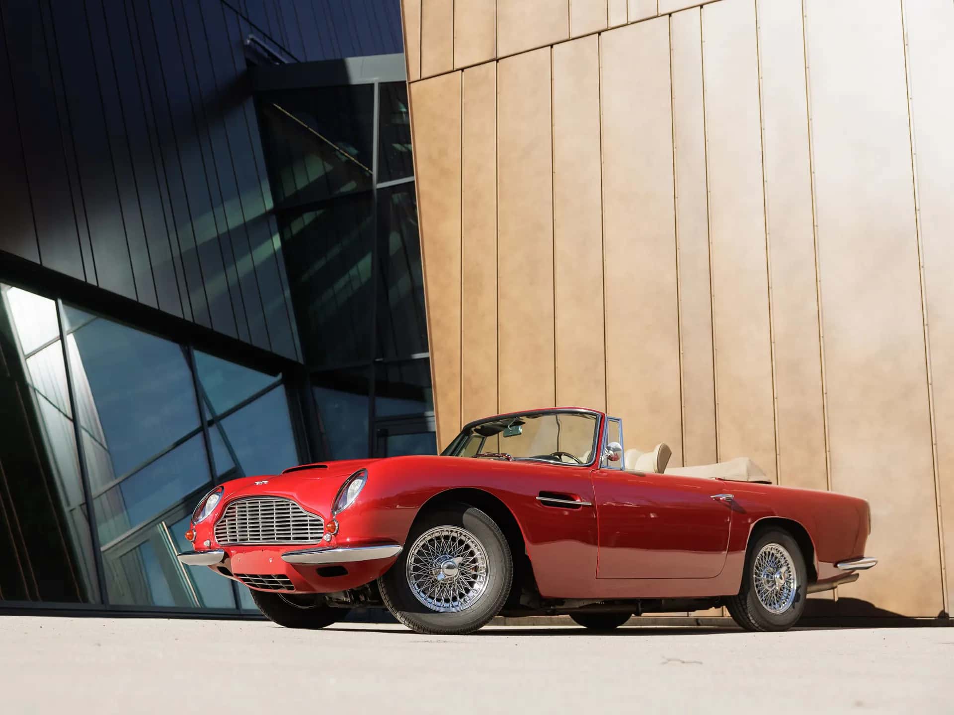 1965 Aston Martin DB Short-Chassis Volante sold for €815,000