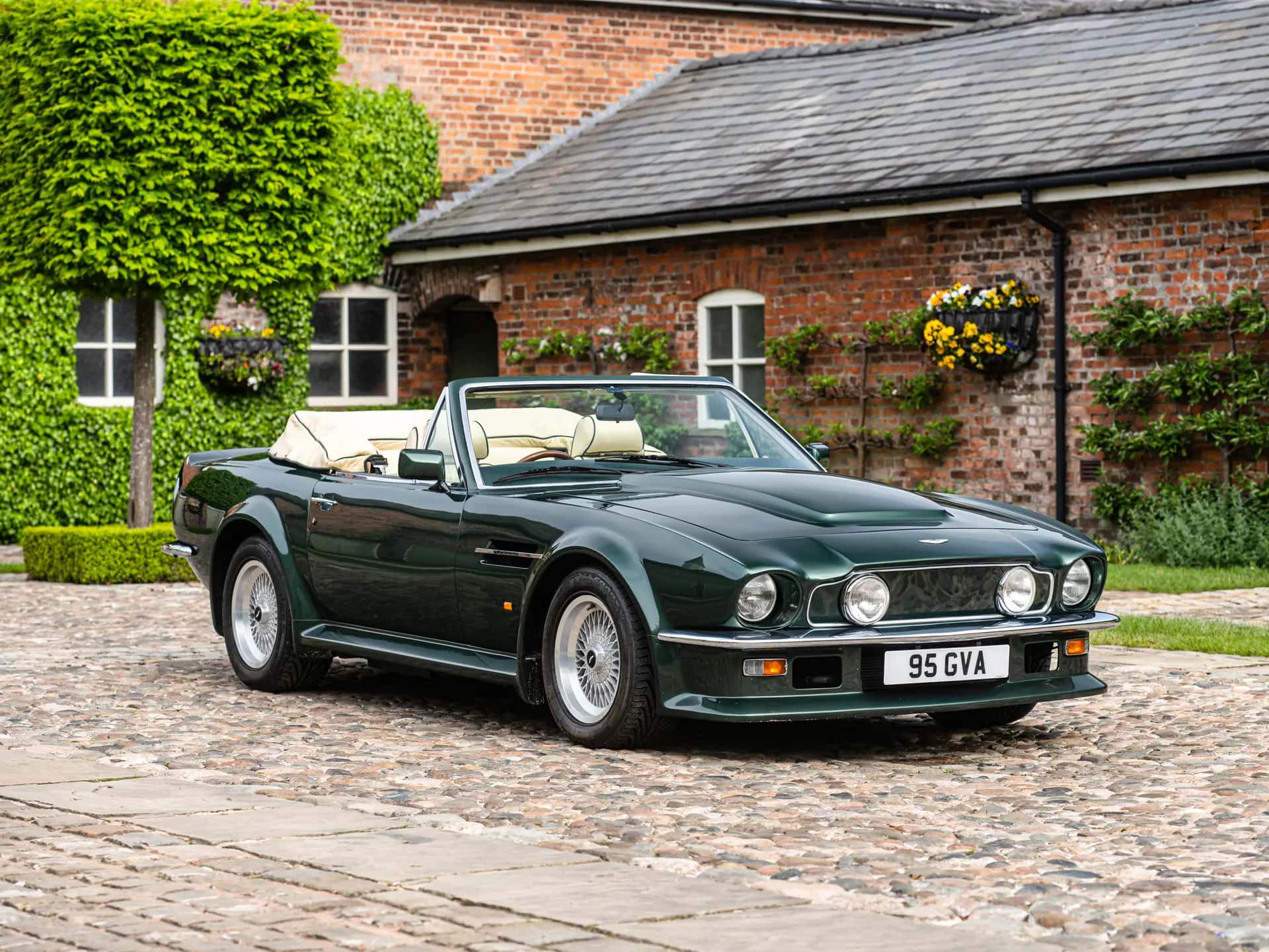 1989 Aston Martin V8 Vantage Volante 'X-Pack' sold for £0