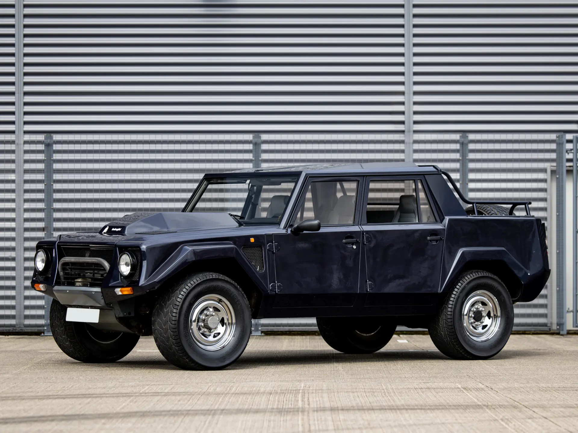 1988 Lamborghini LM002 sold for £342,500