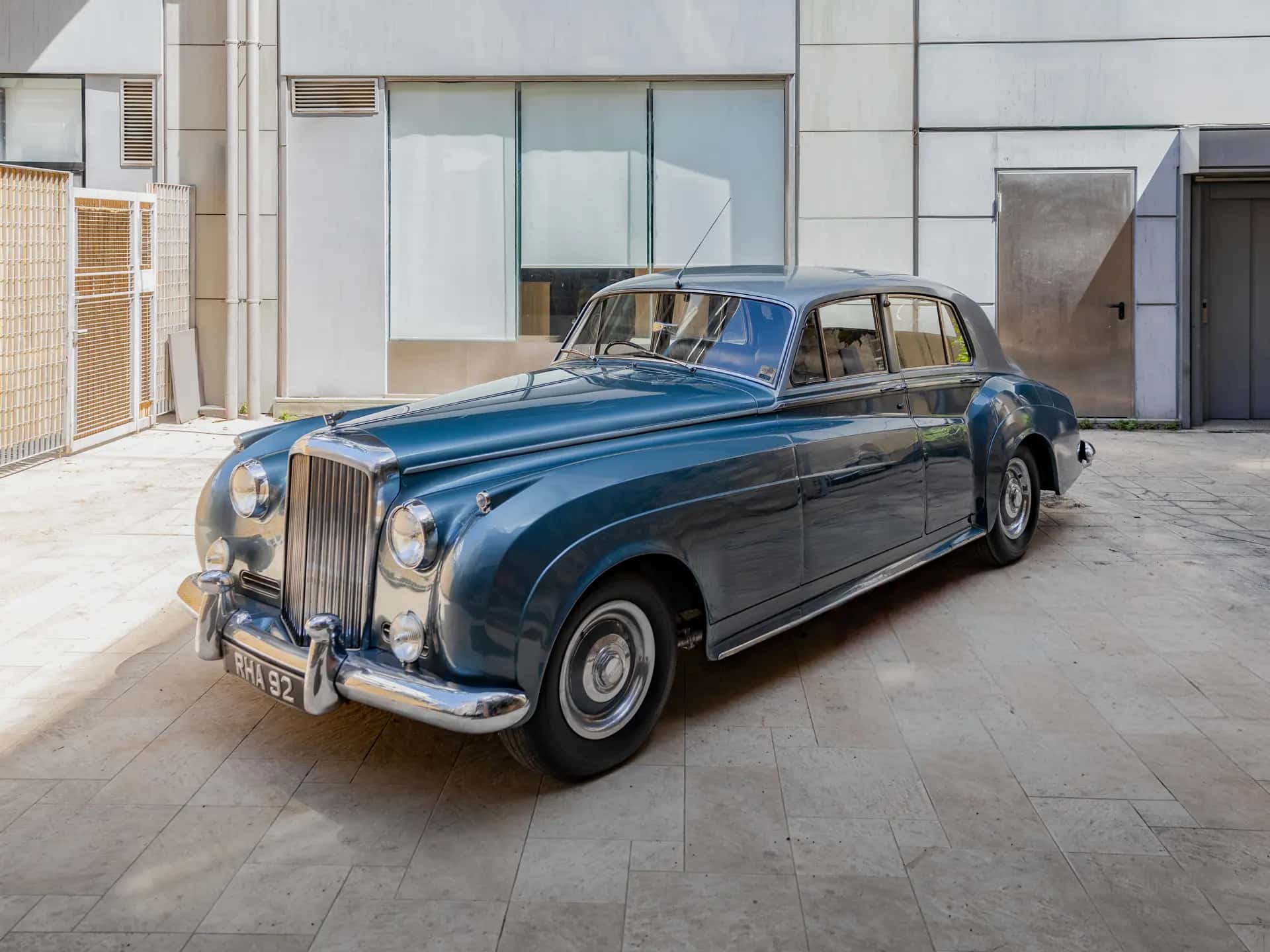 1961 Bentley S2 Saloon sold for £9,200