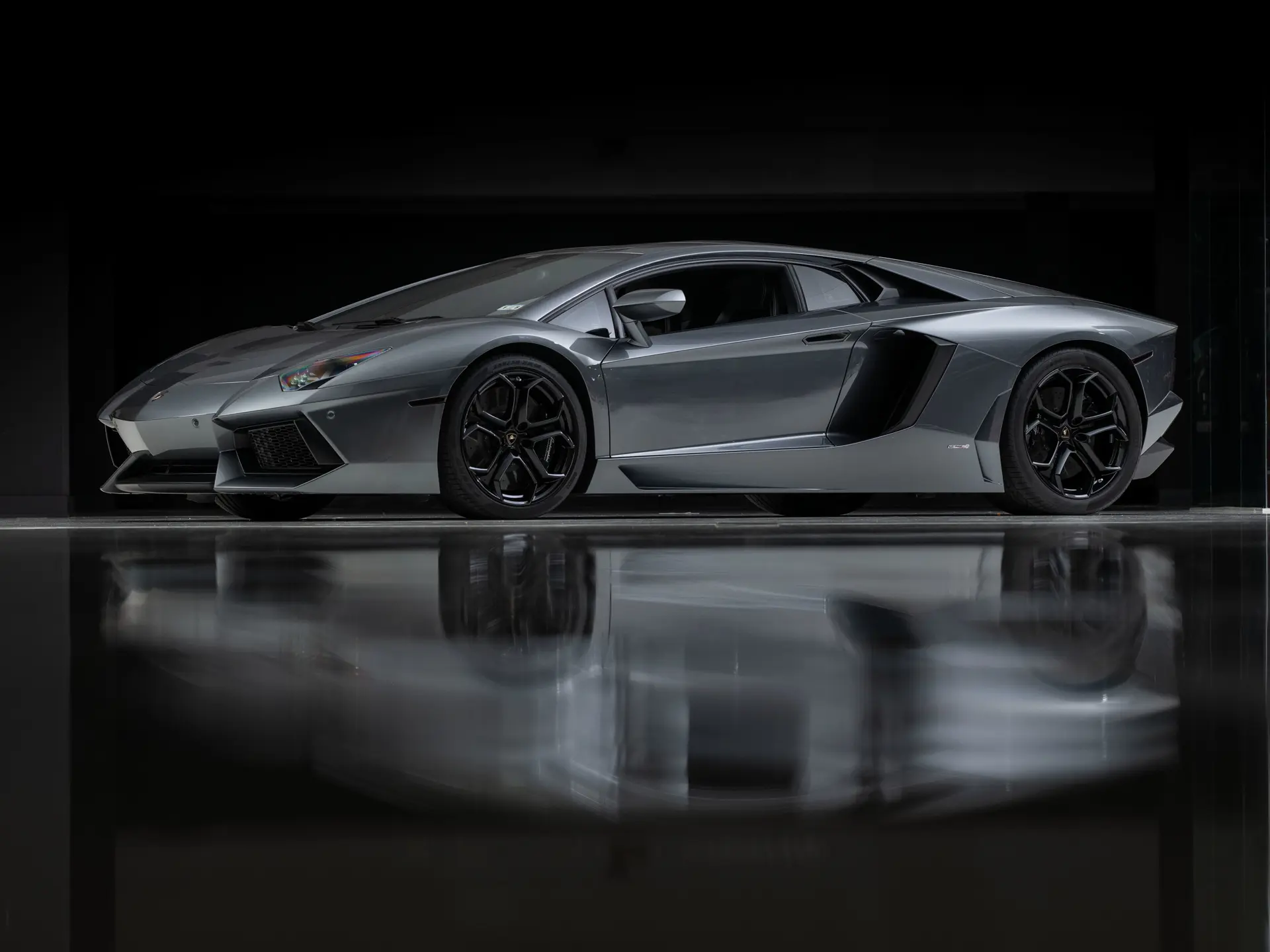 2012 Lamborghini Aventador LP700-4 Coupe sold for $257,600
