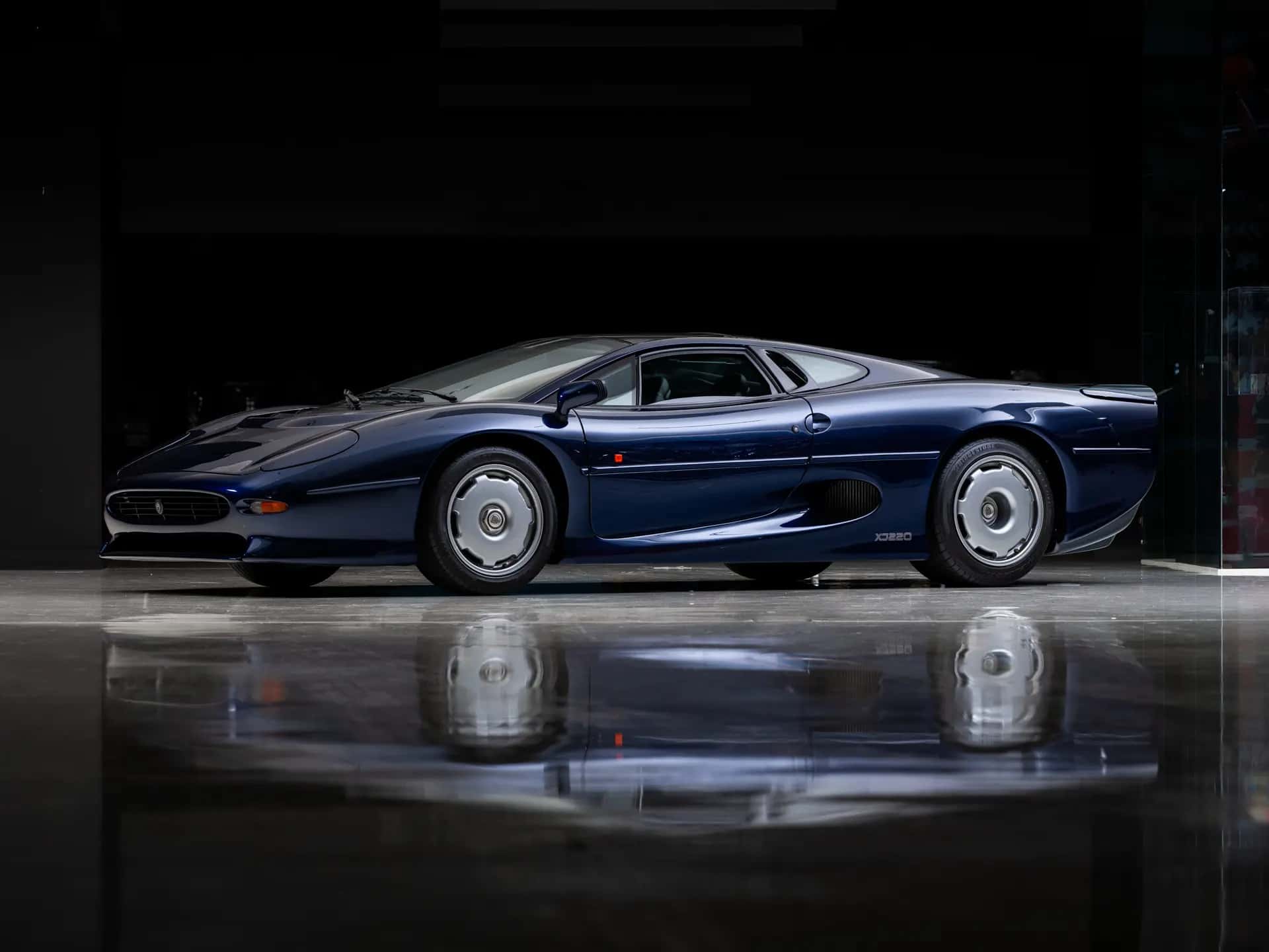 1994 Jaguar XJ220 sold for $527,500