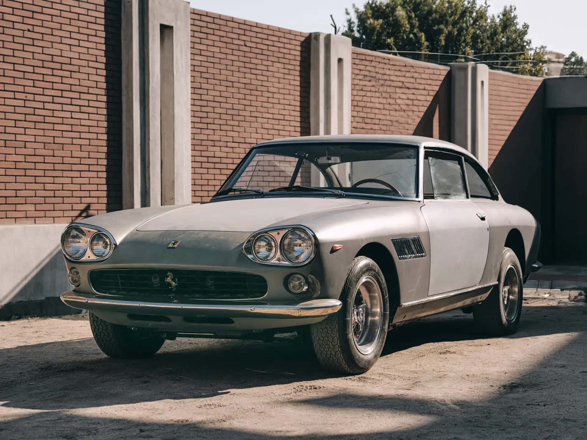 1965 Ferrari 330 GT 2+2 Series I 'Interim' sold for €92,000