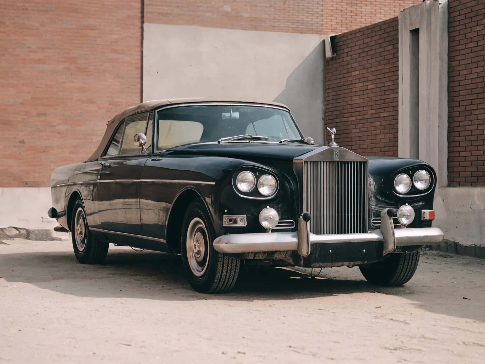 1964 Rolls-Royce Silver Cloud III Drophead Coupé sold for €115,000