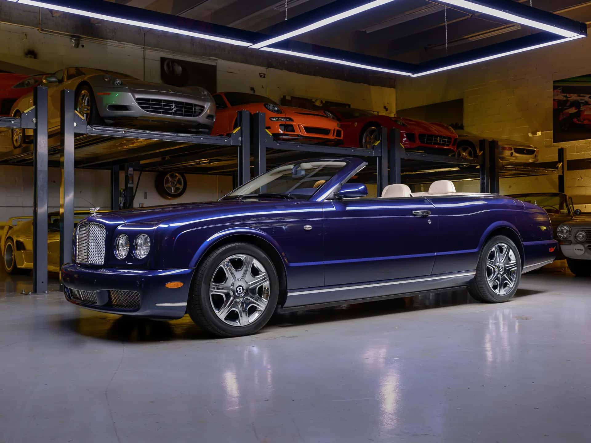 2007 Bentley Azure sold for $128,800