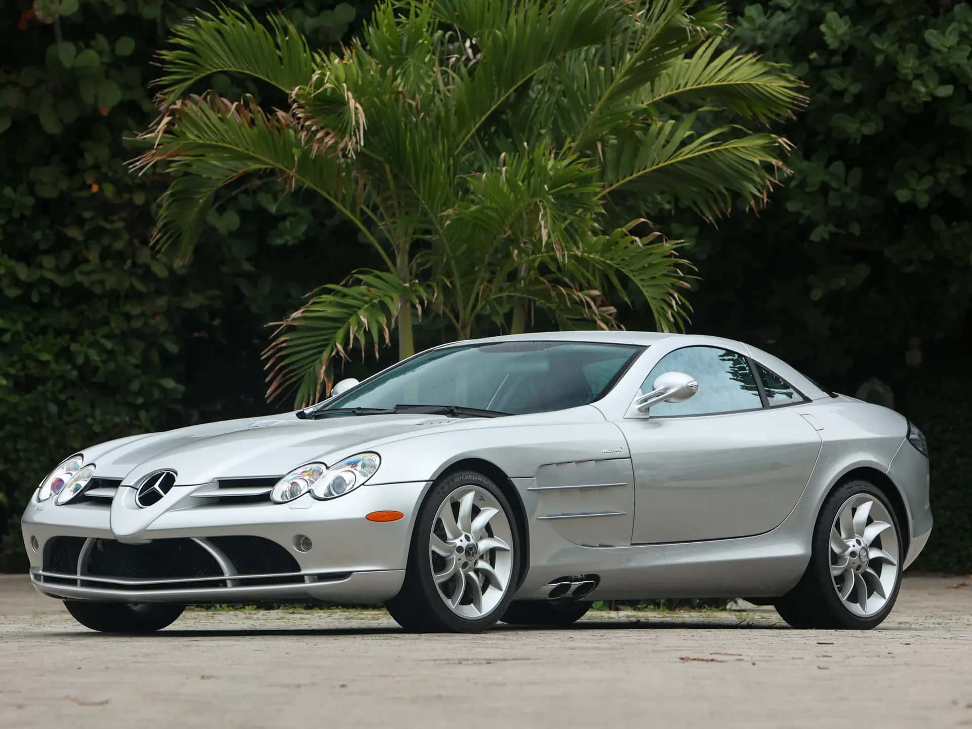 2005 Mercedes-Benz SLR McLaren sold for $235,200