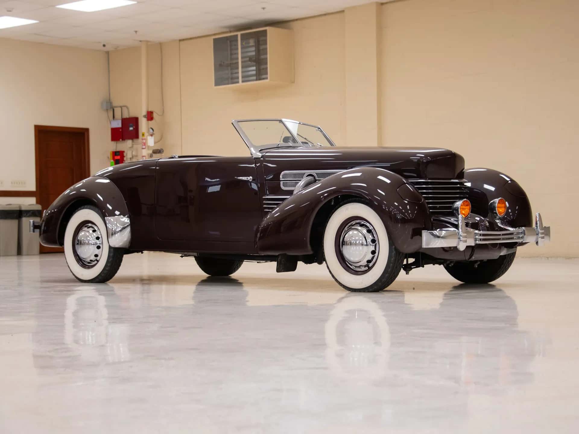 1937 Cord 812 Supercharged Cabriolet sold for $151,200