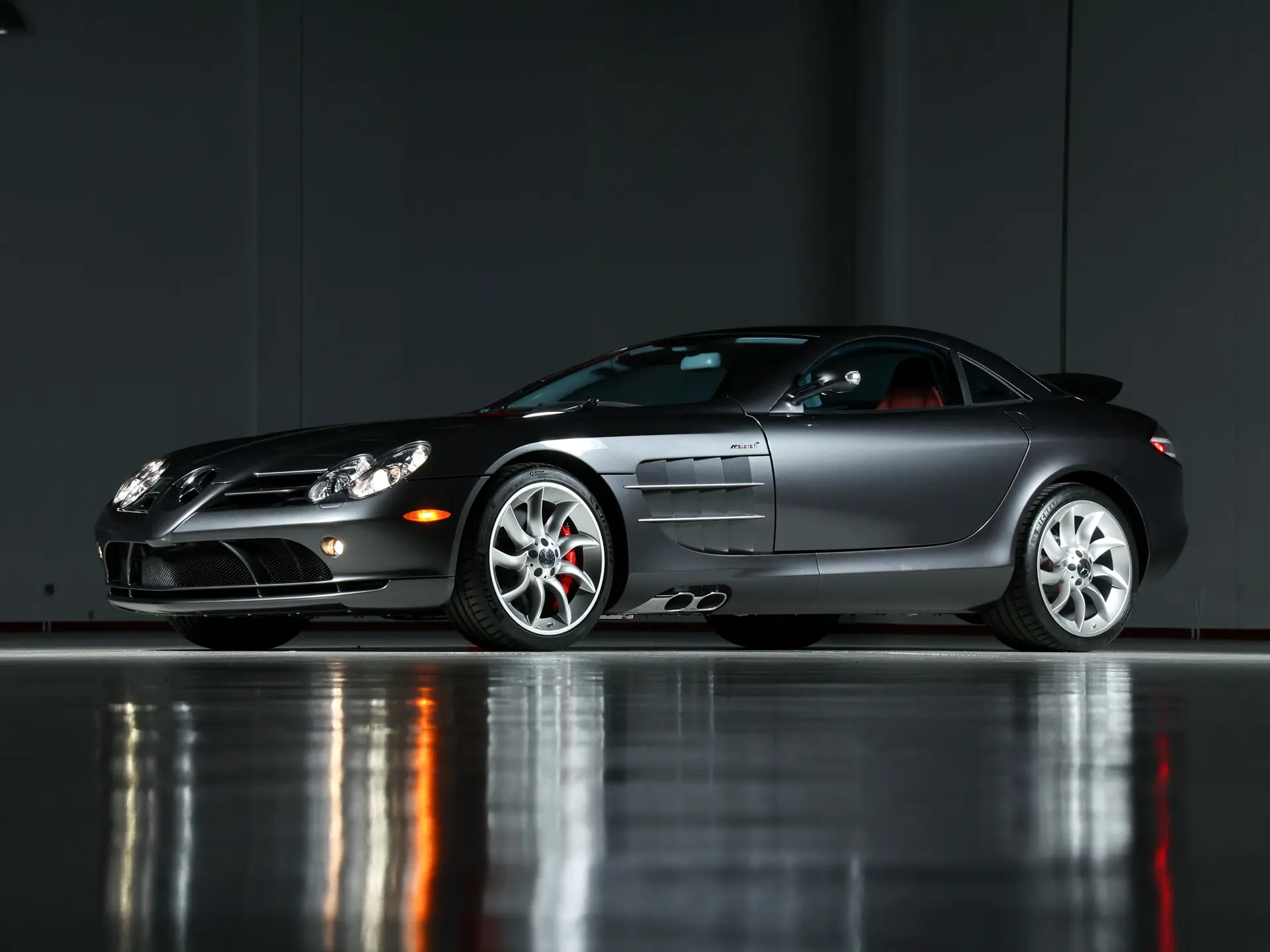 2006 Mercedes-Benz SLR McLaren sold for $434,000