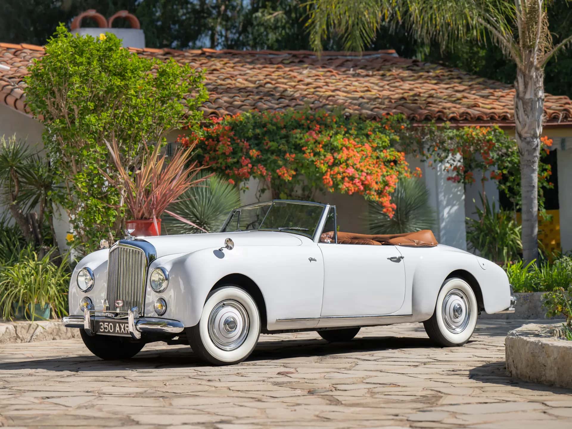 1952 Bentley Mark VI Cabriolet sold for $257,600