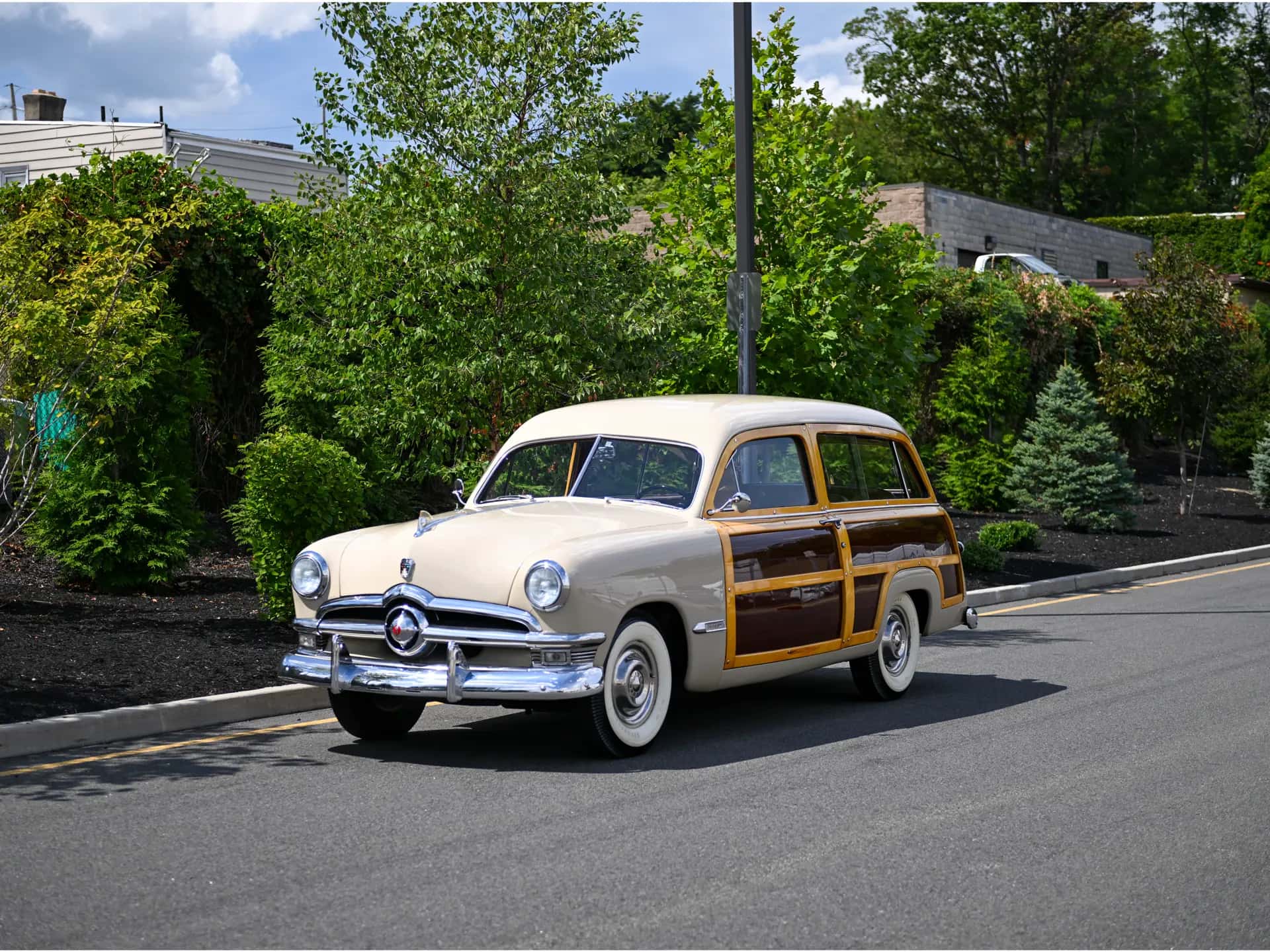 1950 Ford Custom Deluxe Station Wagon sold for $41,250