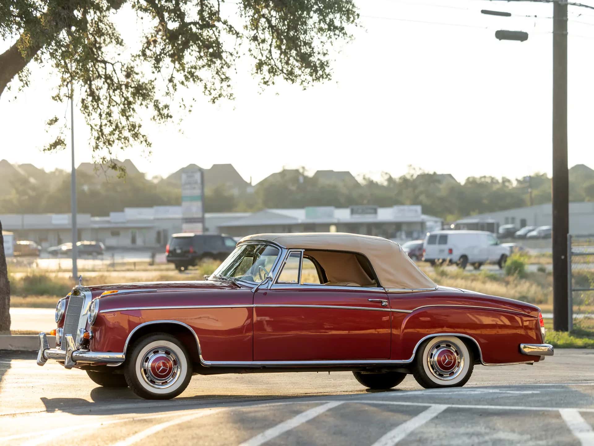 1959 Mercedes-Benz 220 S Cabriolet 'Ponton' sold for $85,250