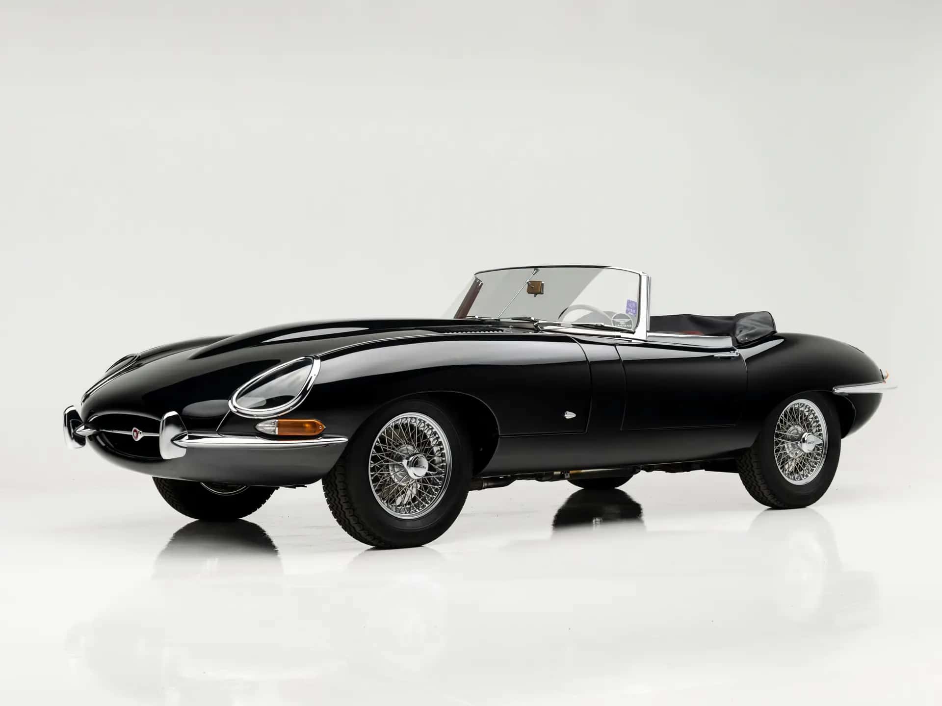 1961 Jaguar E-Type Series 1 3.8-Litre Roadster sold for $324,000