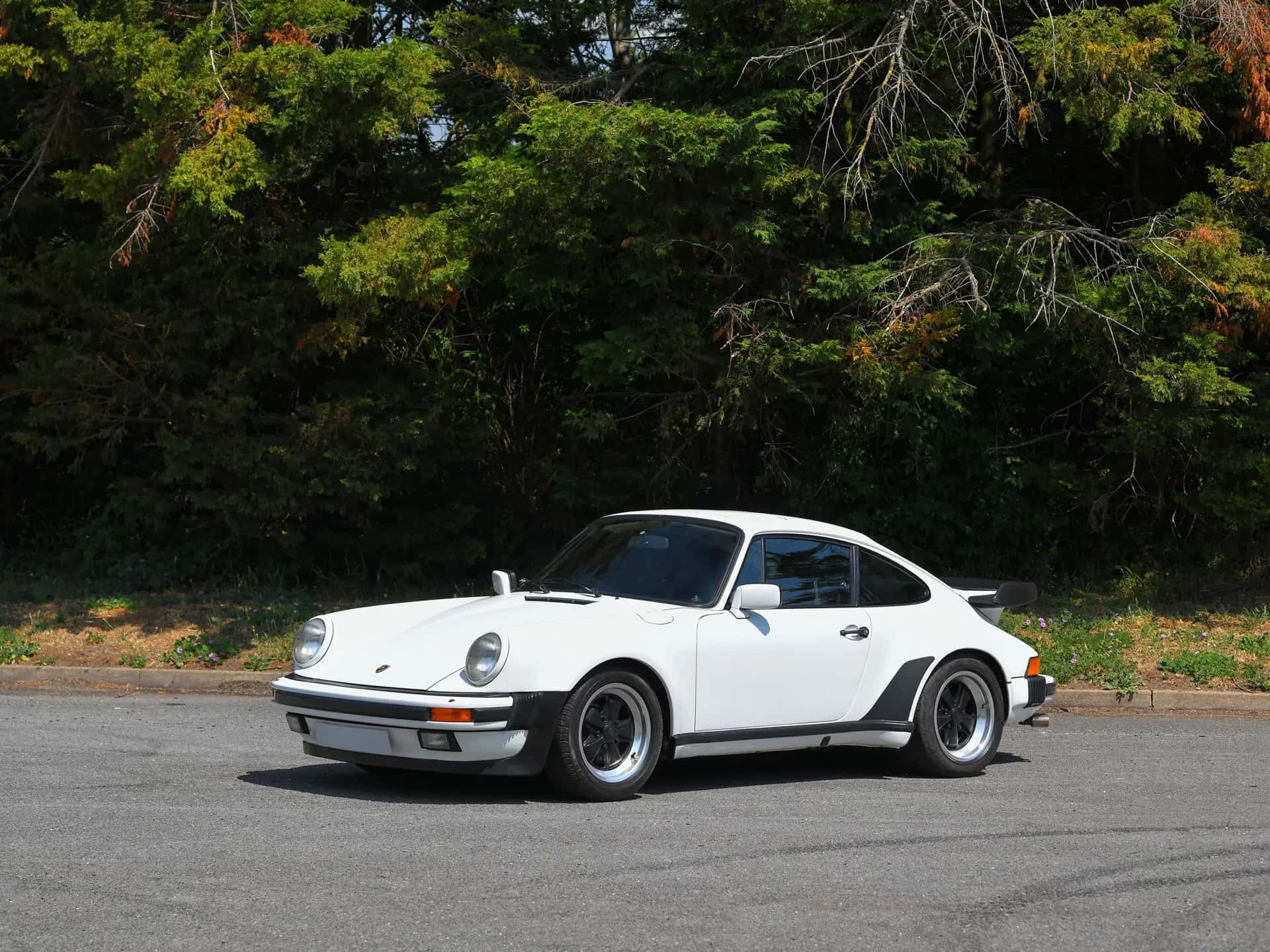 1980 Porsche 911 Turbo Coupé sold for £149,500