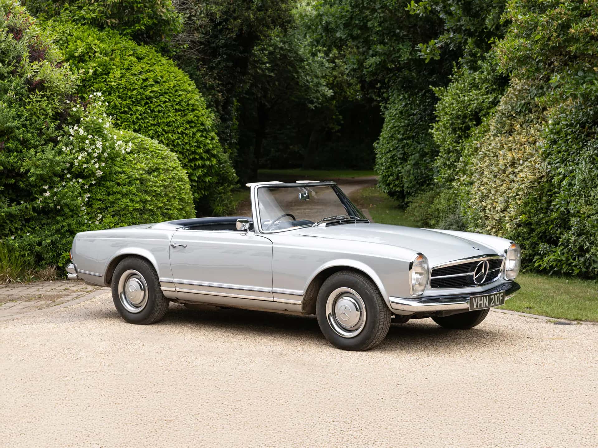 1967 Mercedes-Benz 250 SL 'Pagoda' sold for $0
