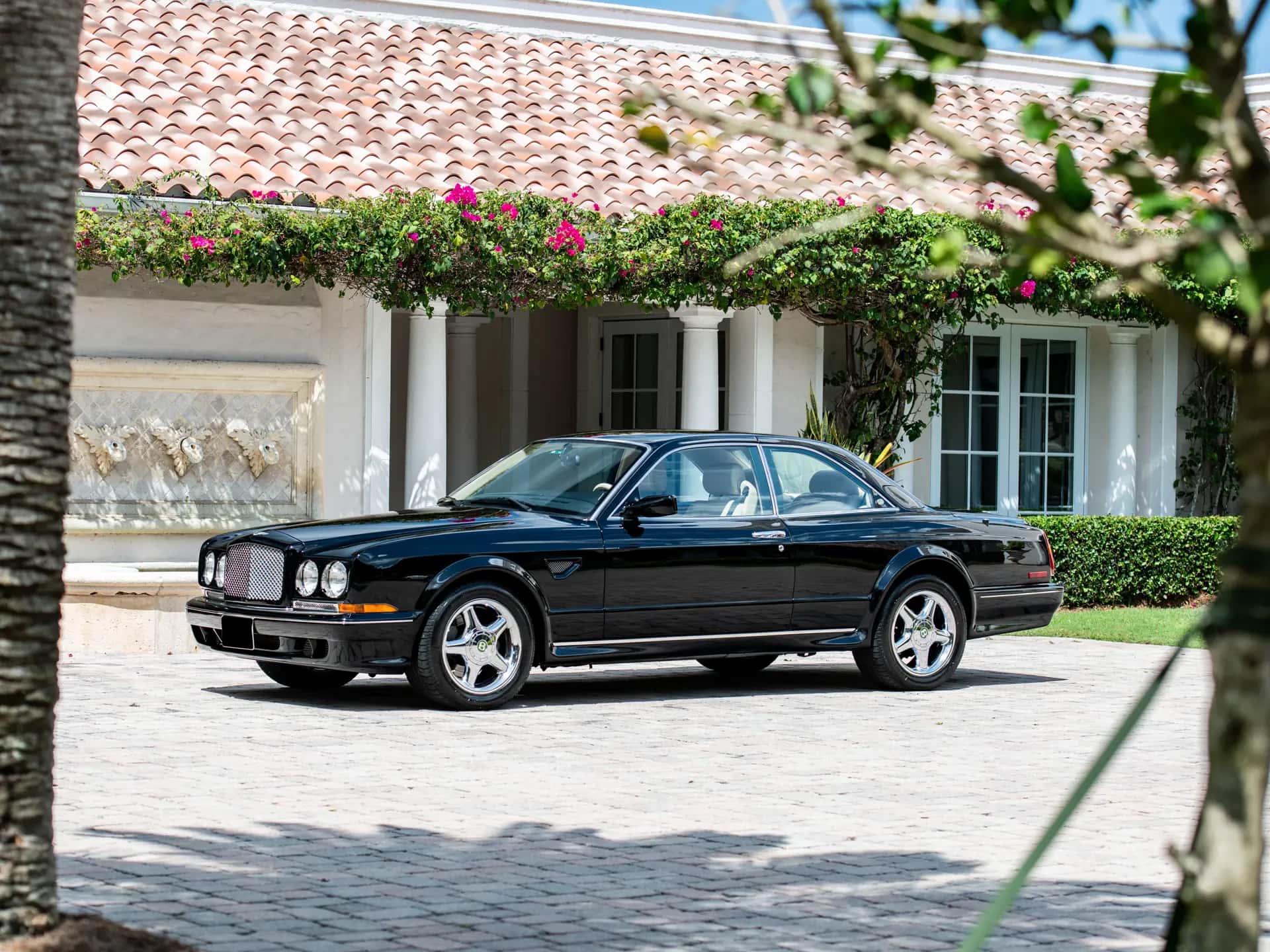 2002 Bentley Continental R Mulliner 'Wide-Body' sold for $61,600