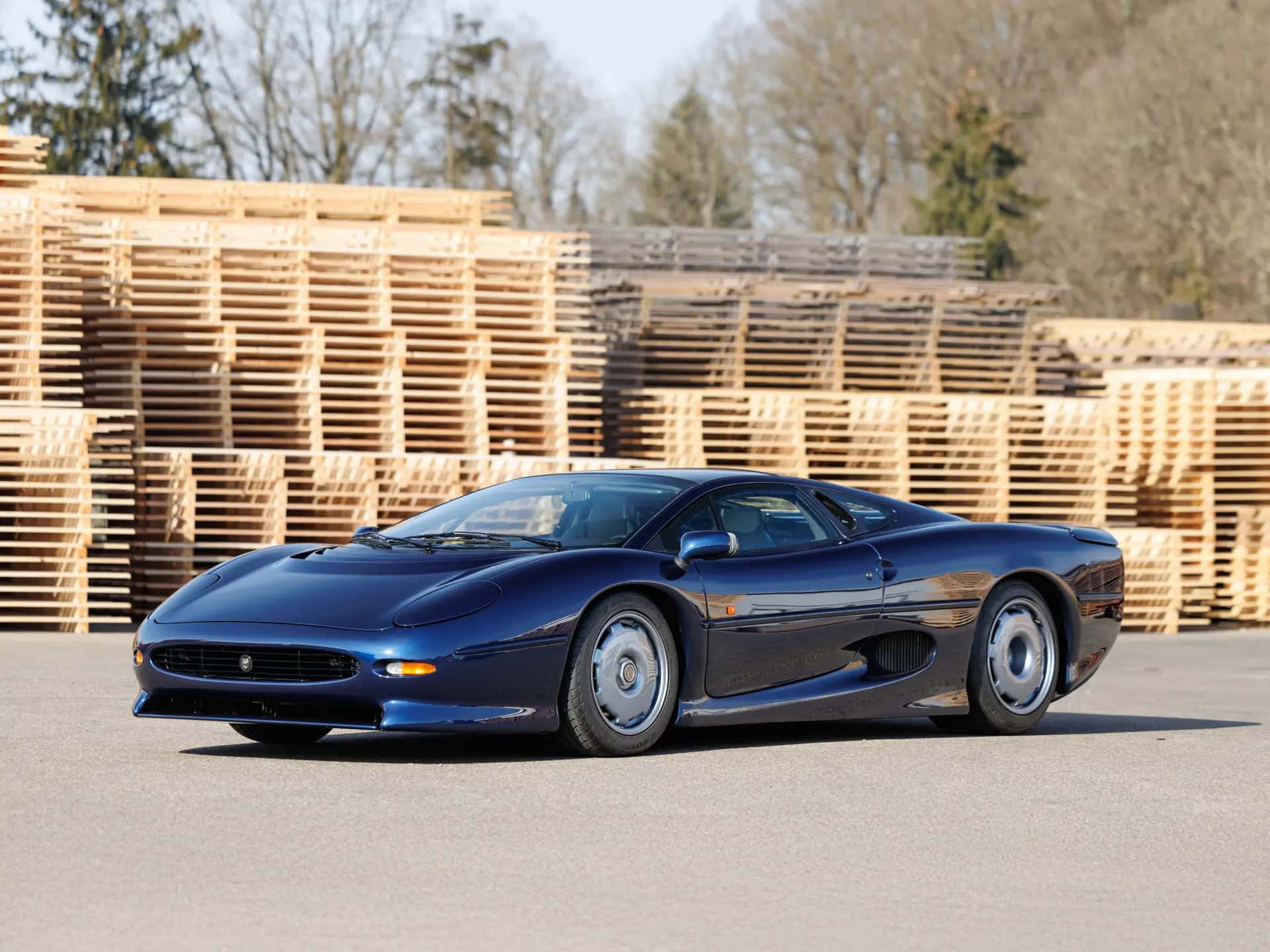 1994 Jaguar XJ220 sold for €381,875