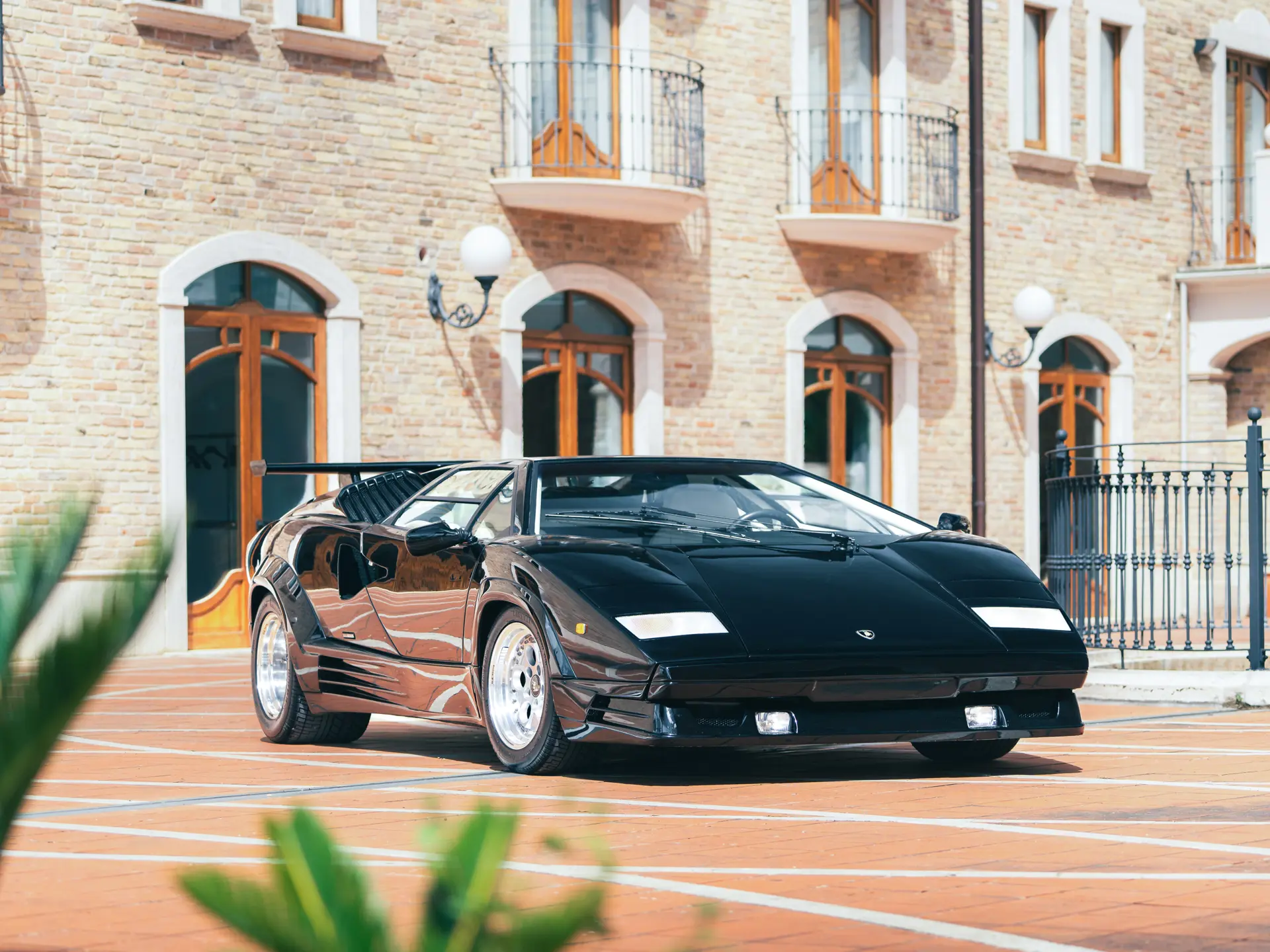 1989 Lamborghini Countach 25th Anniversary Edition sold for €1,130,000