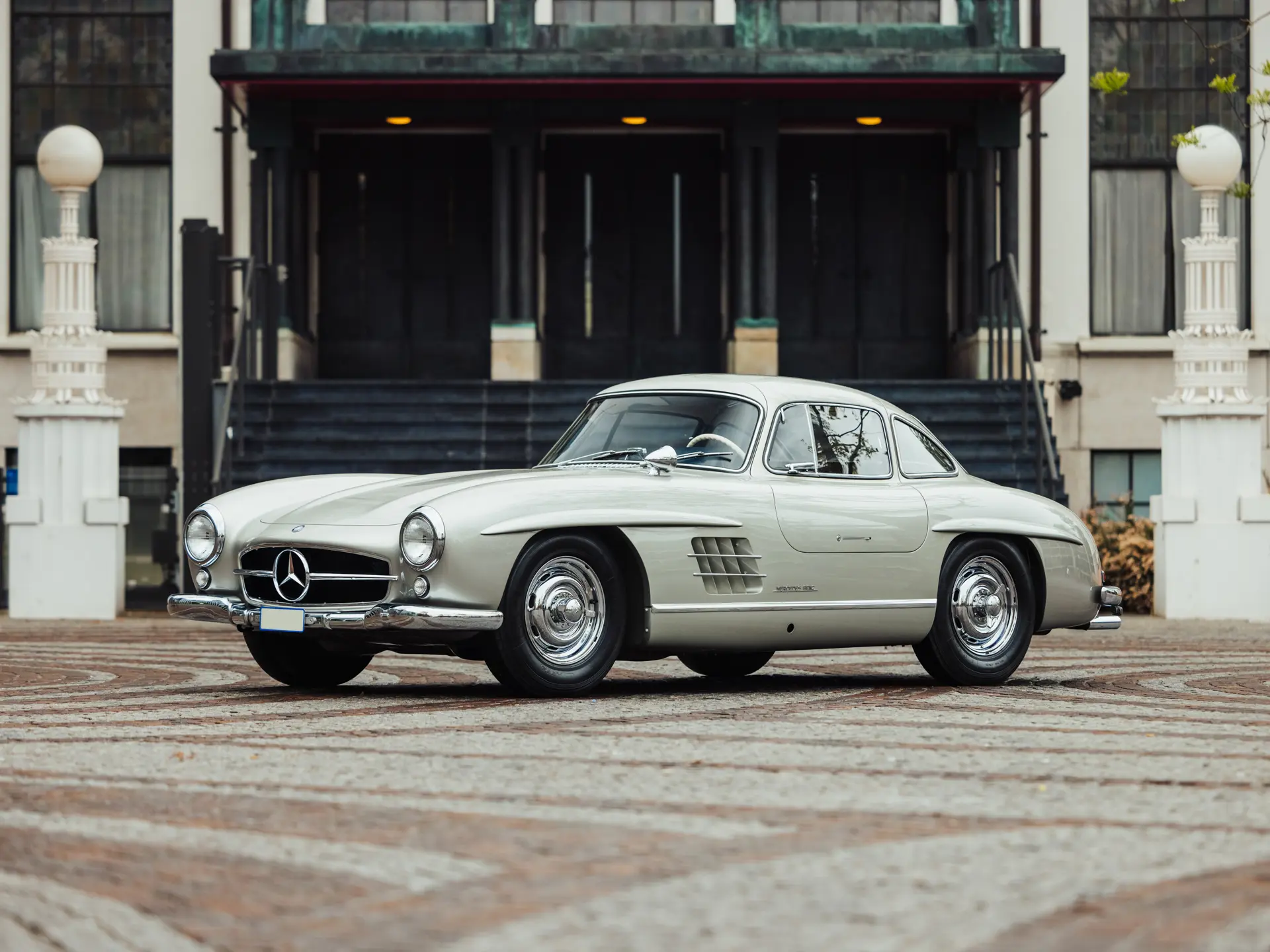 1956 Mercedes-Benz 300 SL Gullwing sold for €0