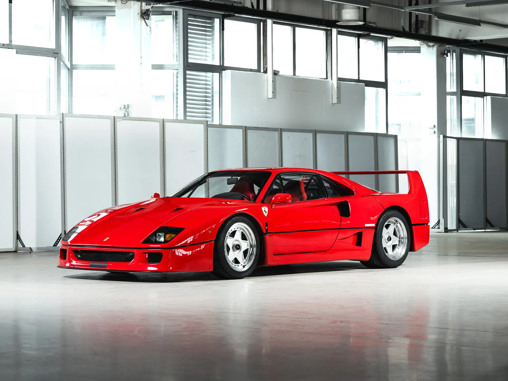 1989 Ferrari F40 sold for €2,817,500