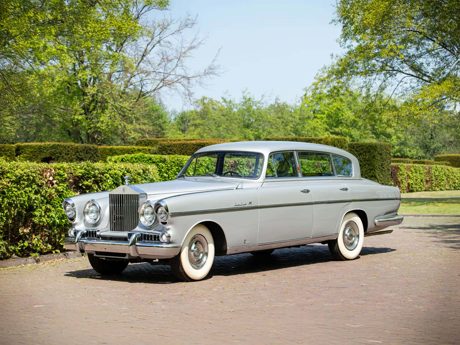 1954 Rolls-Royce Silver Wraith Limousine sold for €126,500