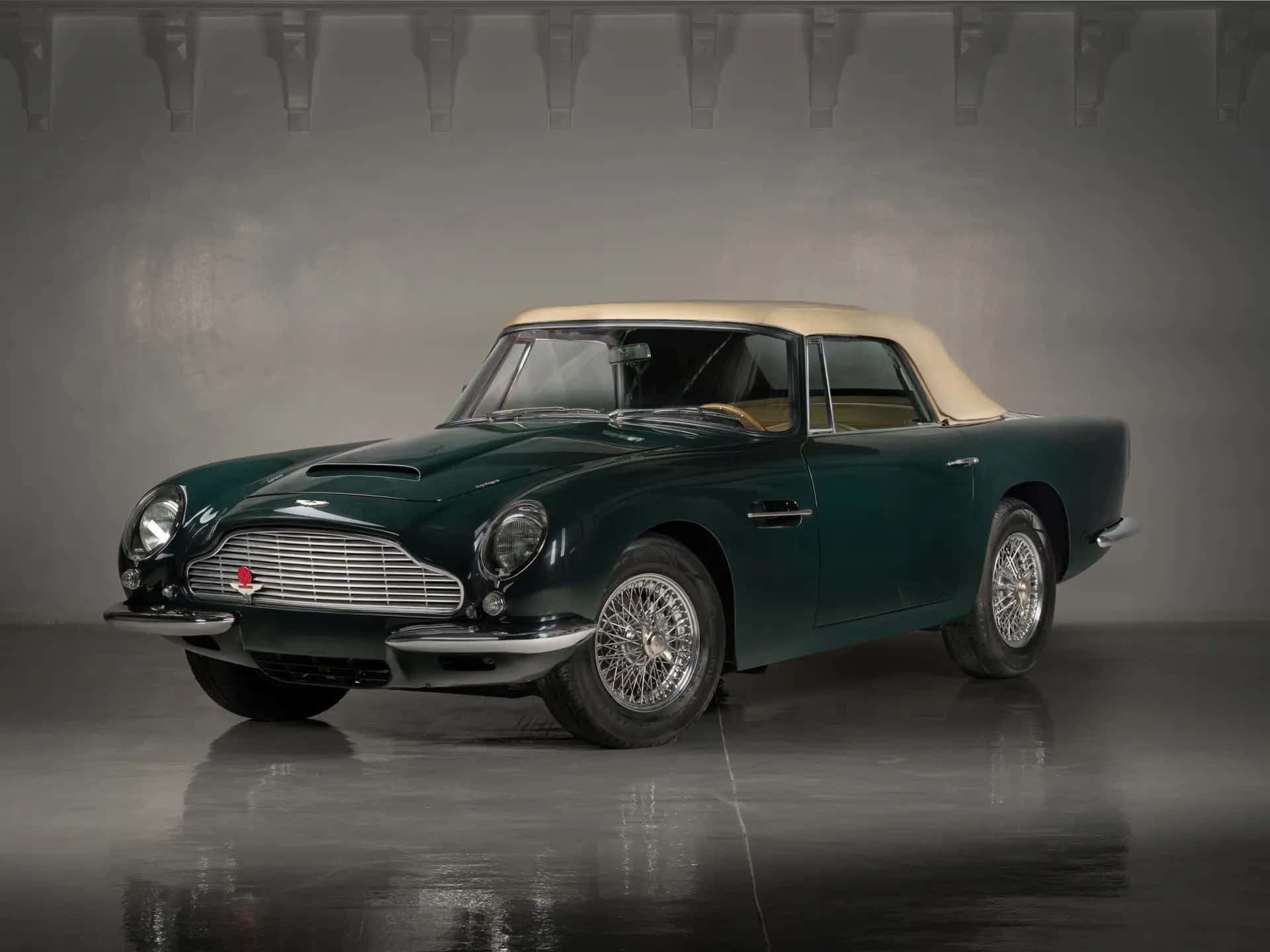 1965 Aston Martin DB Short-Chassis Volante sold for €770,000