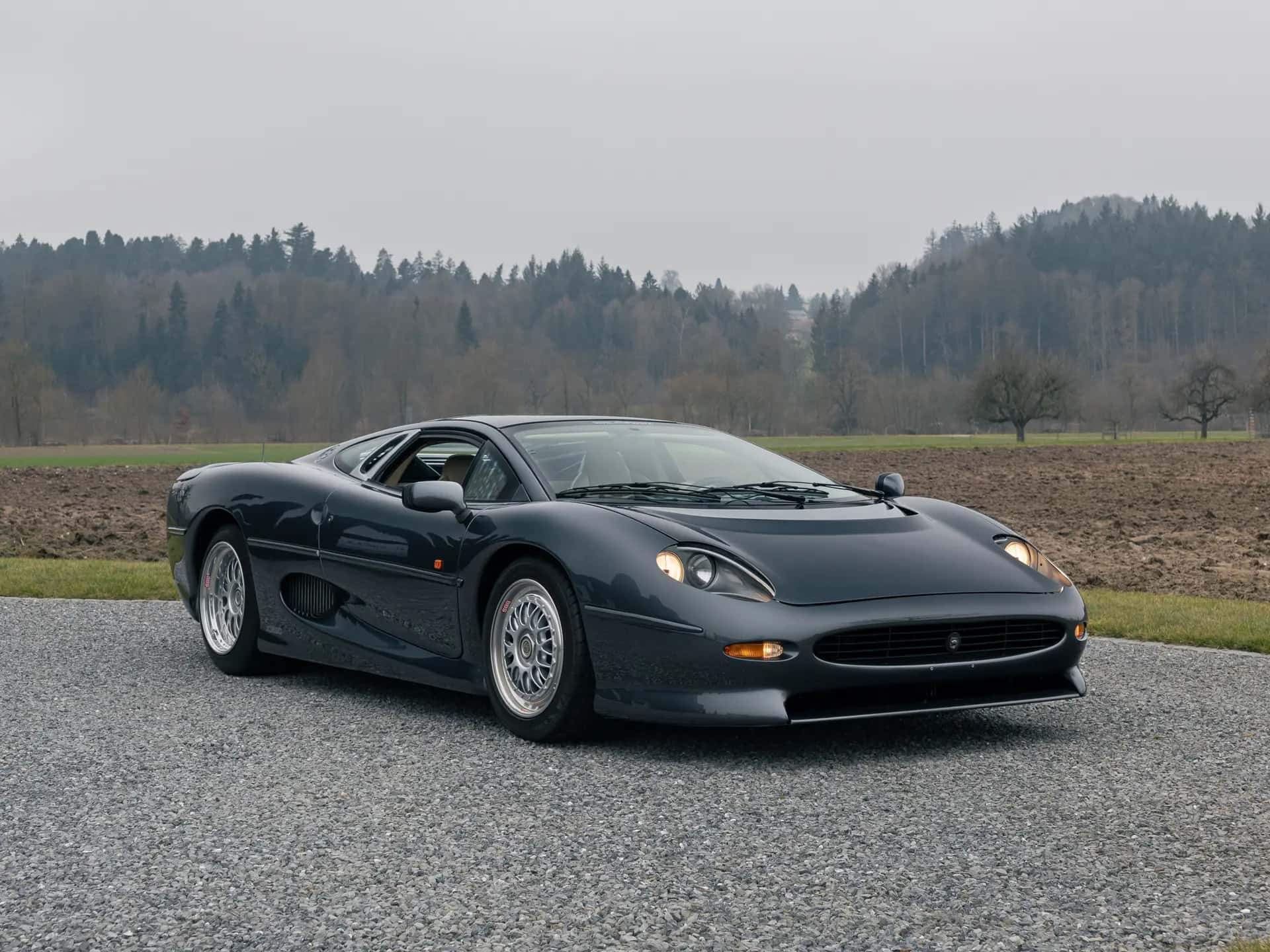 1993 Jaguar XJ220 sold for $385,000