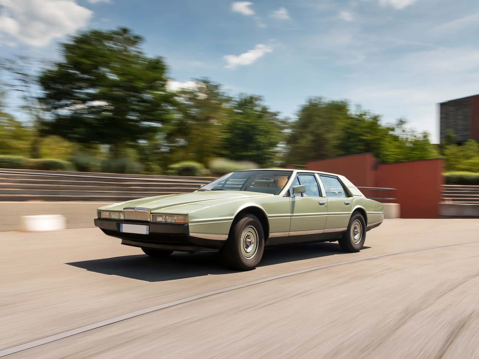 1982 Aston Martin Lagonda sold for $0