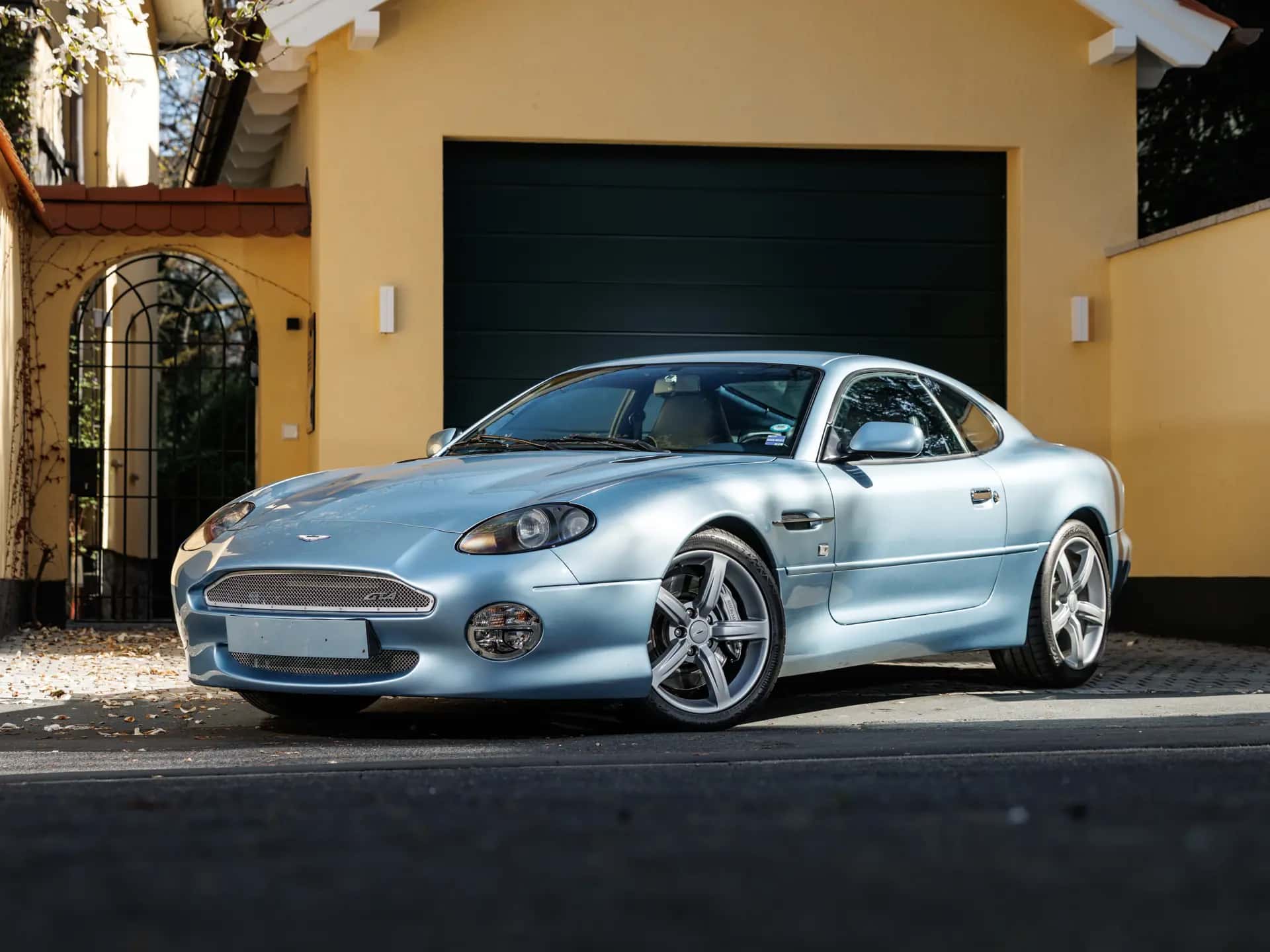 2003 Aston Martin DB7 GTA sold for €0