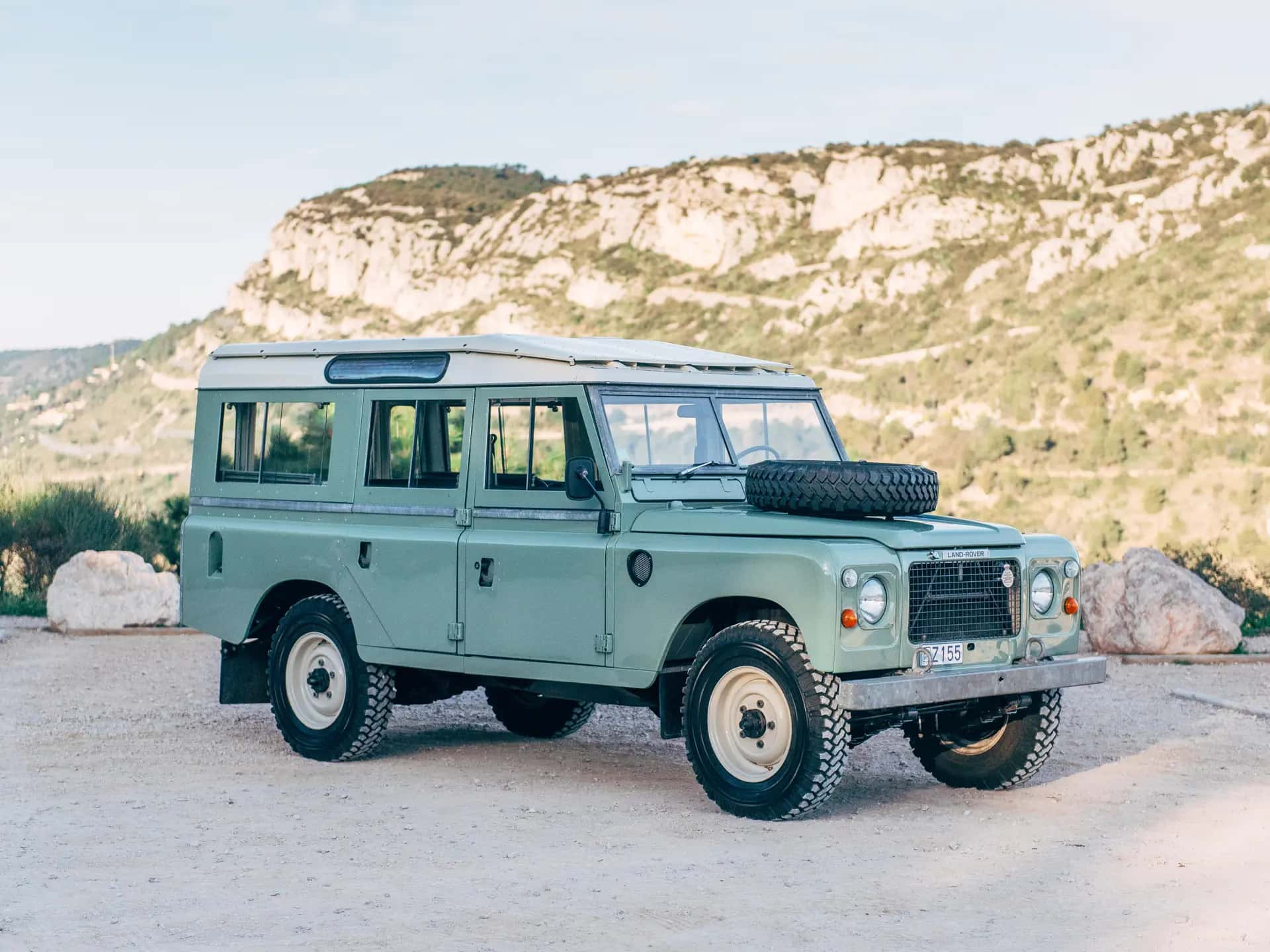 1981 Land Rover Series III 109 'Stage 1 V8' sold for €28,600