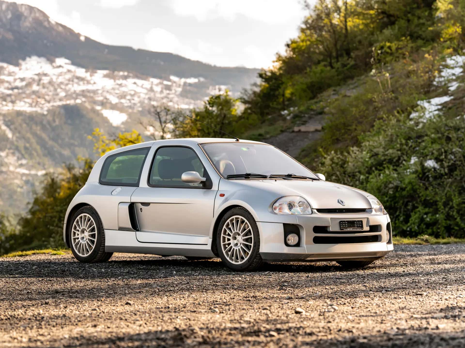 2002 Renault Clio V6 Phase 1 sold for $0
