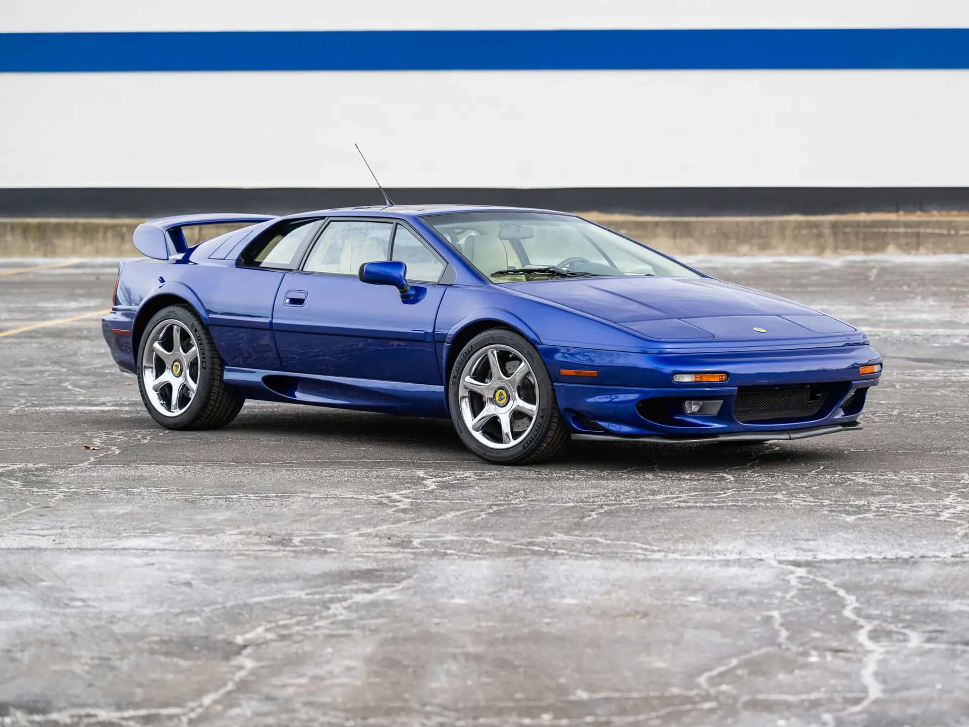 2000 Lotus Esprit V8 sold for $151,200