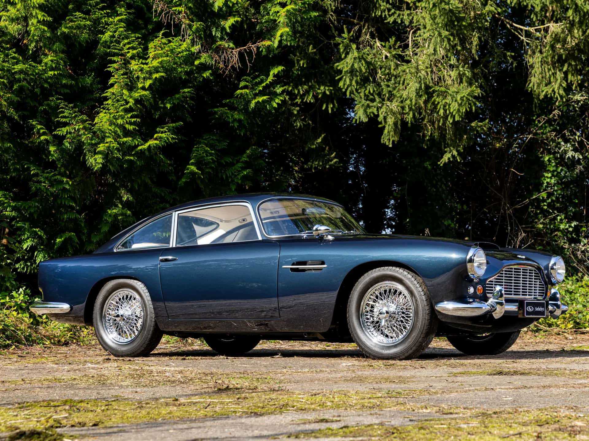 1961 Aston Martin DB4 Series IV sold for €466,250