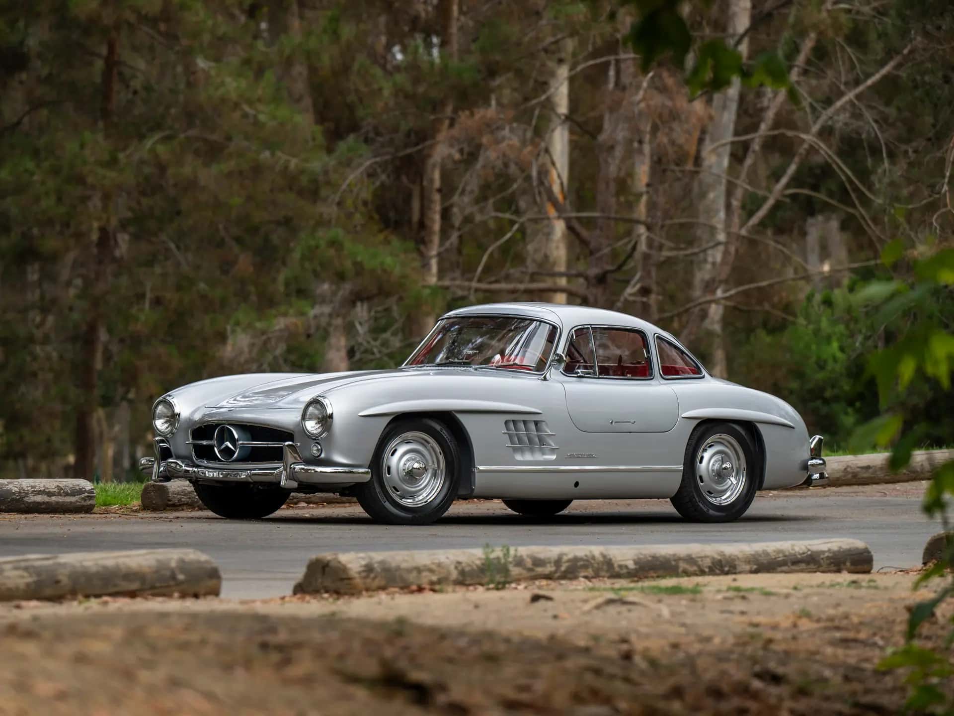 1956 Mercedes-Benz 300 SL Gullwing sold for $2,040,000