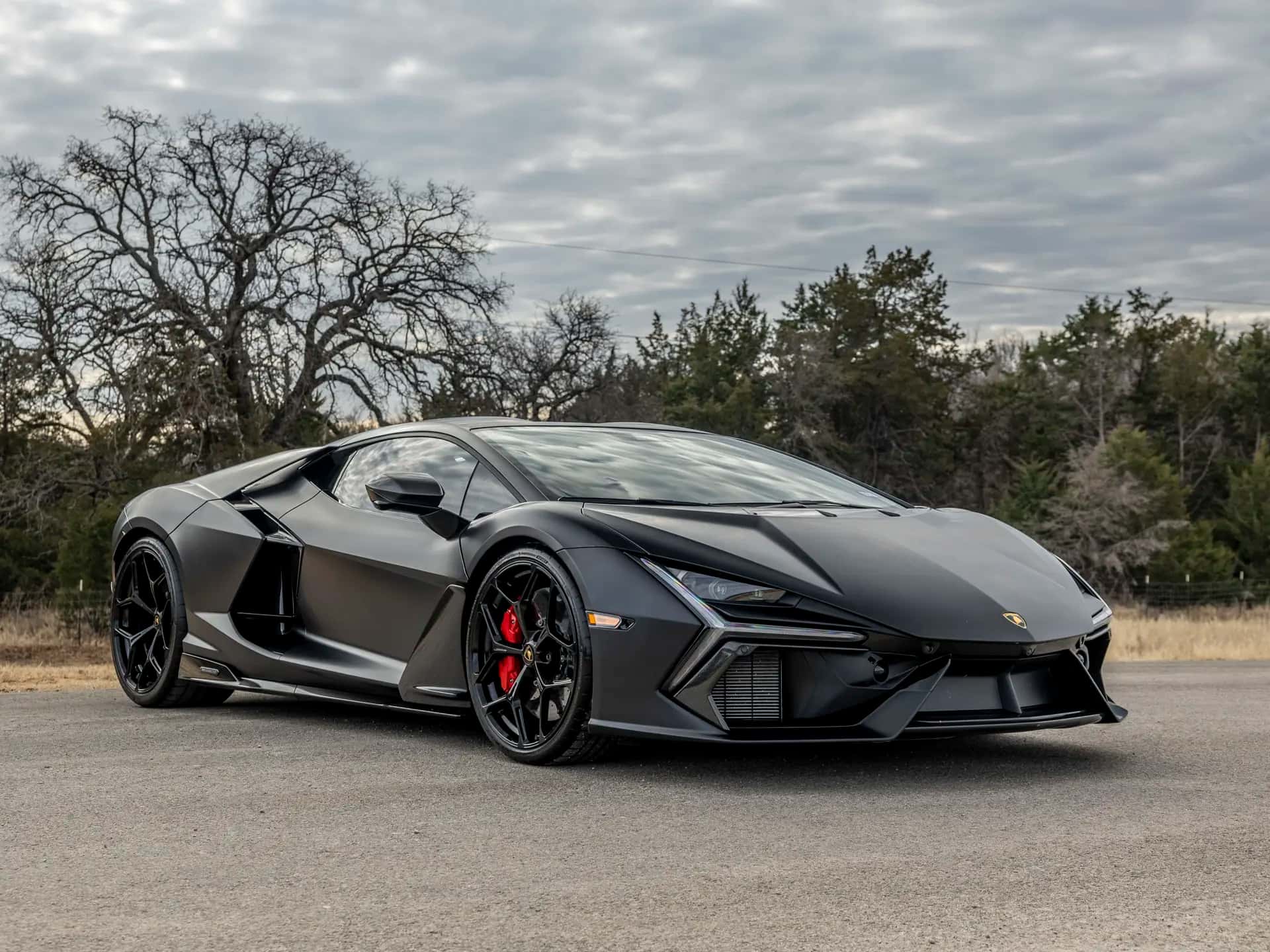 2024 Lamborghini Revuelto sold for $643,000
