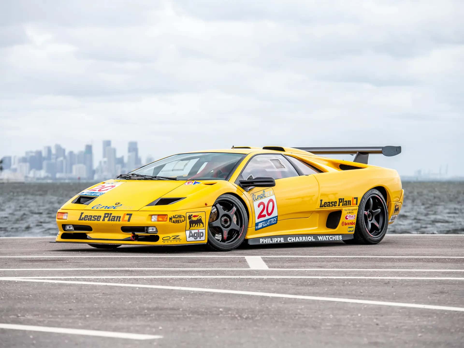 1996 Lamborghini Diablo SV-R sold for $698,000